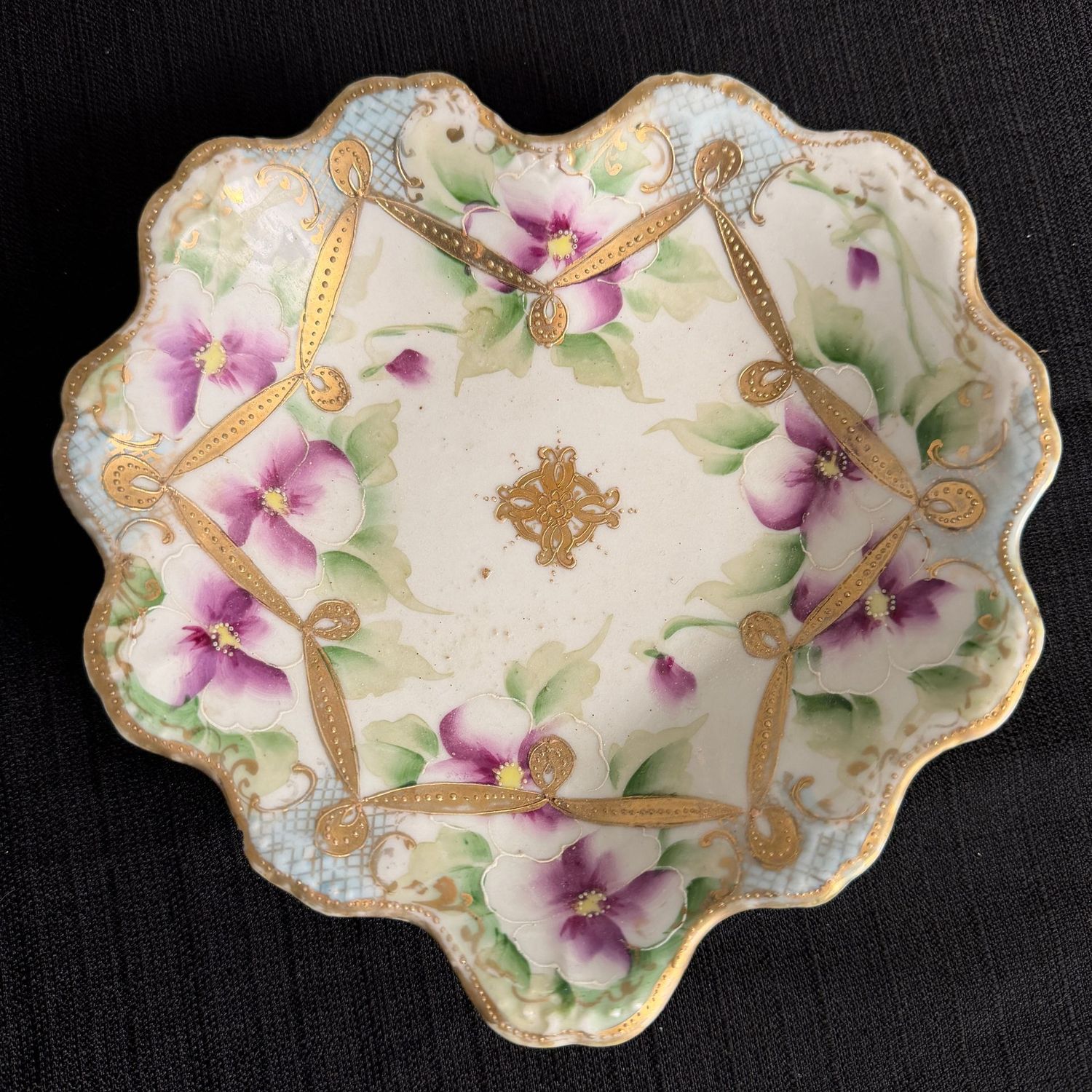 Nippon fine porcelain heart-shaped dish, has 2 minor chips mostly seen from bottom, 7.5"