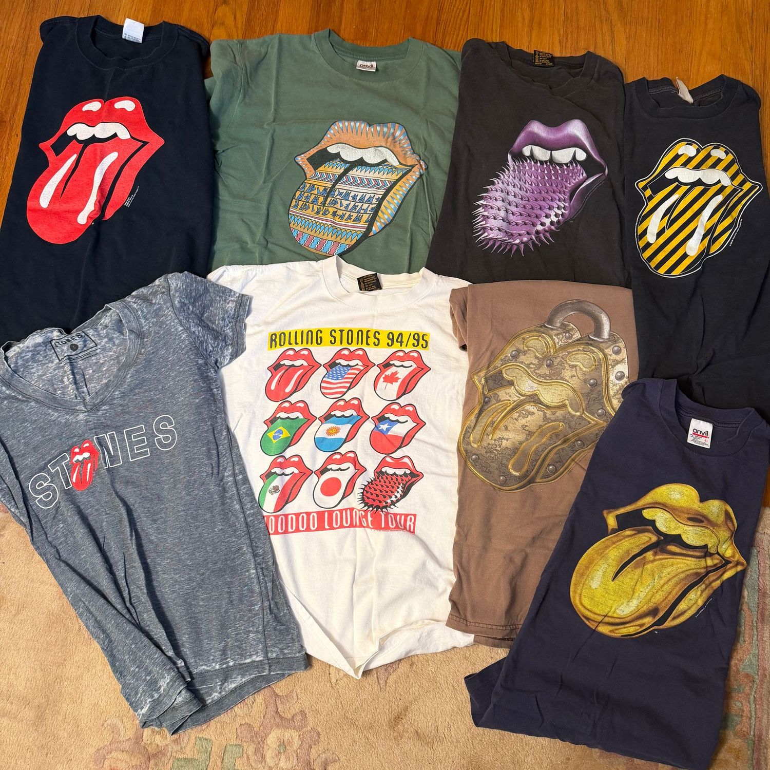 Large lot of Rolling Stones t-shirts, good condition, some back to the 1990s, size L