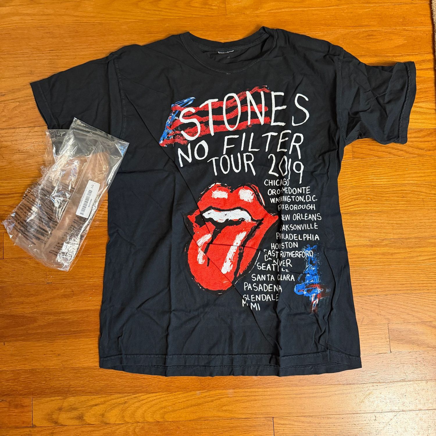 Rolling Stones No Filter t-shirt, new in package, size L