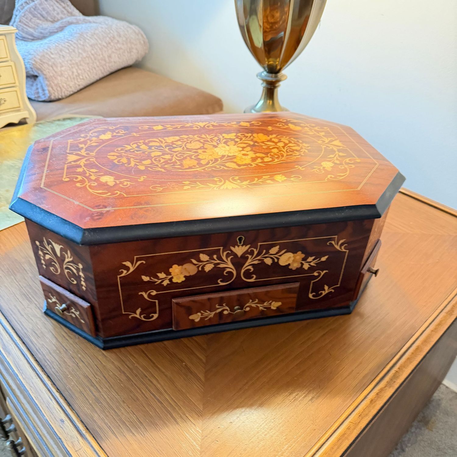 Large Inlaid jewelry box (hinge needs new brass screws) 6"H x 10"D x 17"L