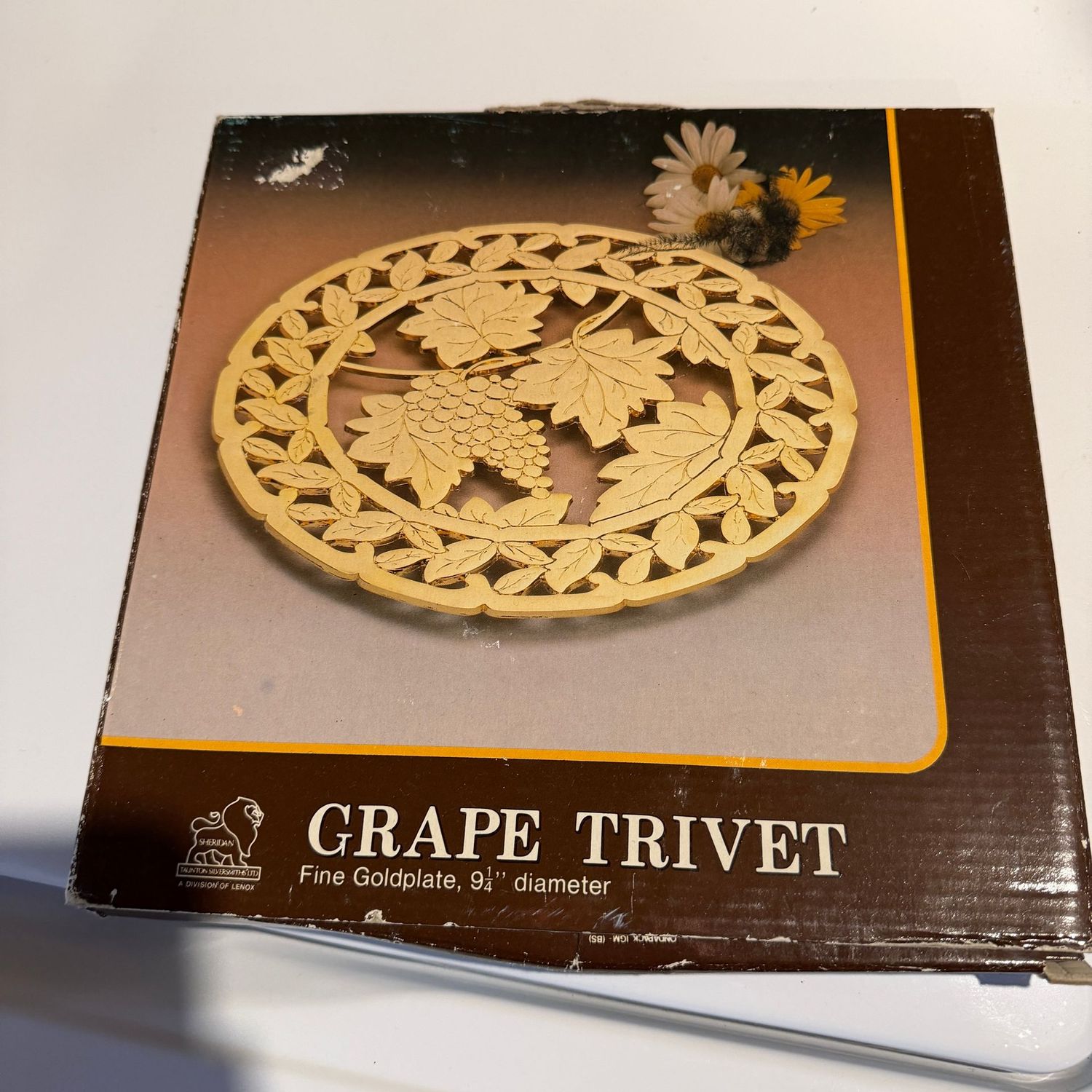 Grape Trivet 9"