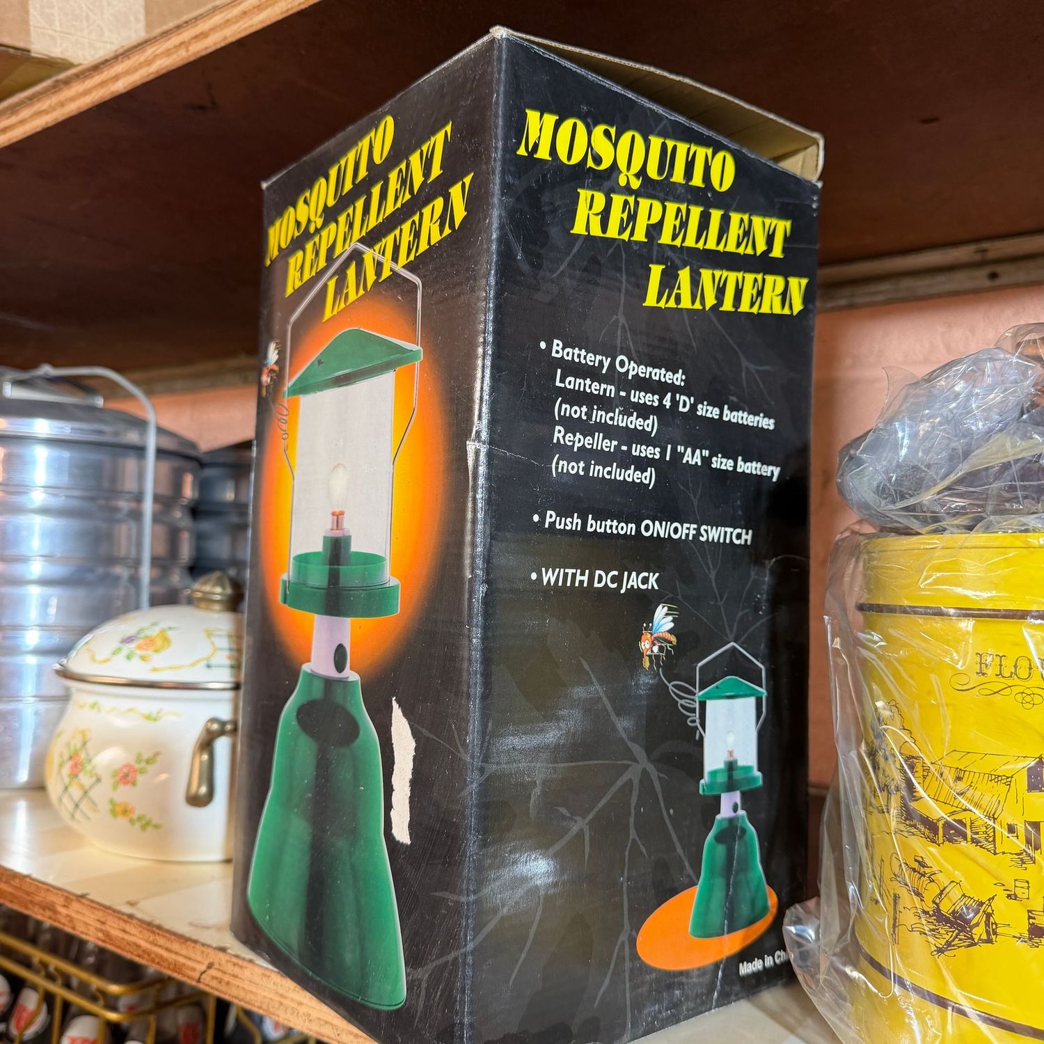 Mosquito repellent lantern in box,  not tested