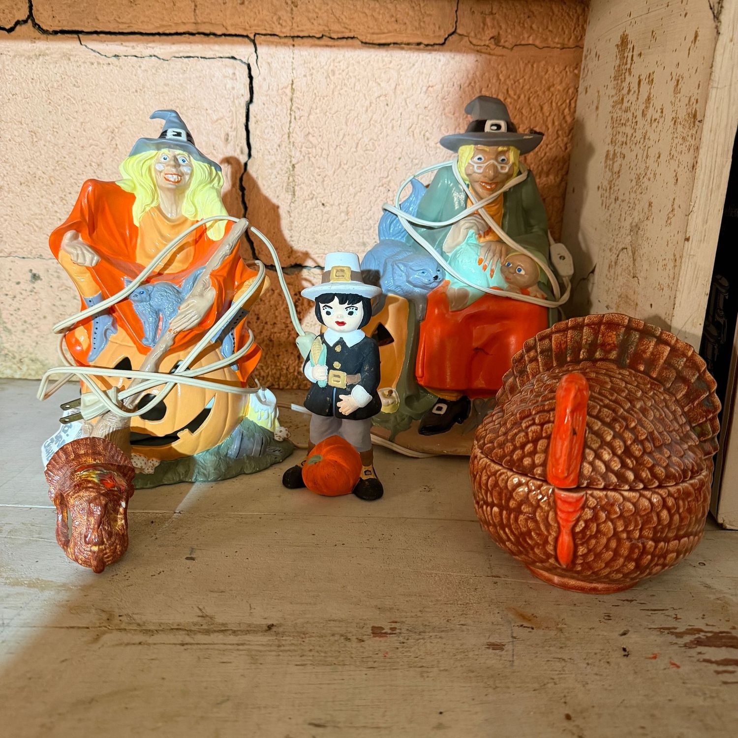 Vintage ceramic Thanksgiving decorations, the tallest is 12"