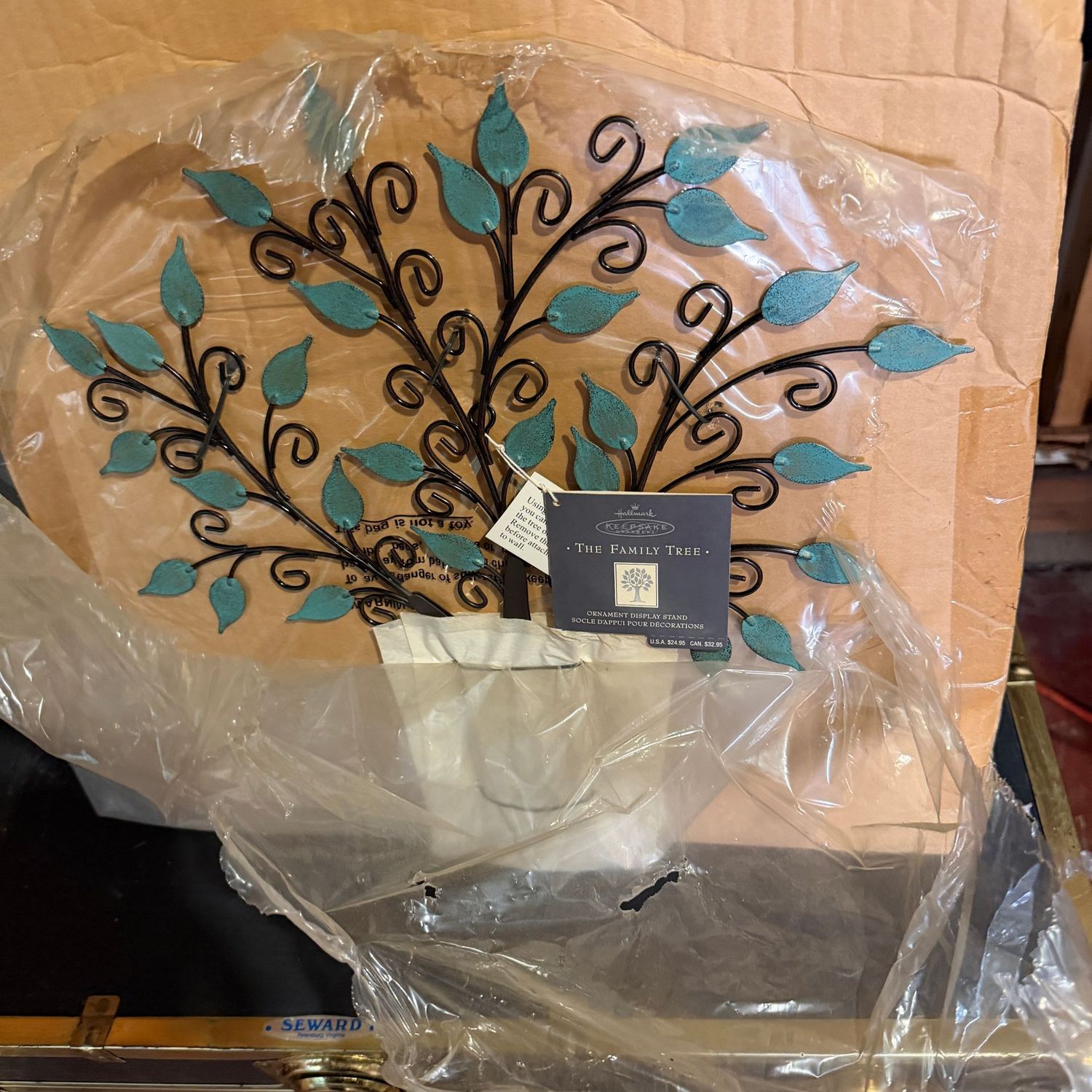 Hallmark Keepsake family tree ornament display stand, unused