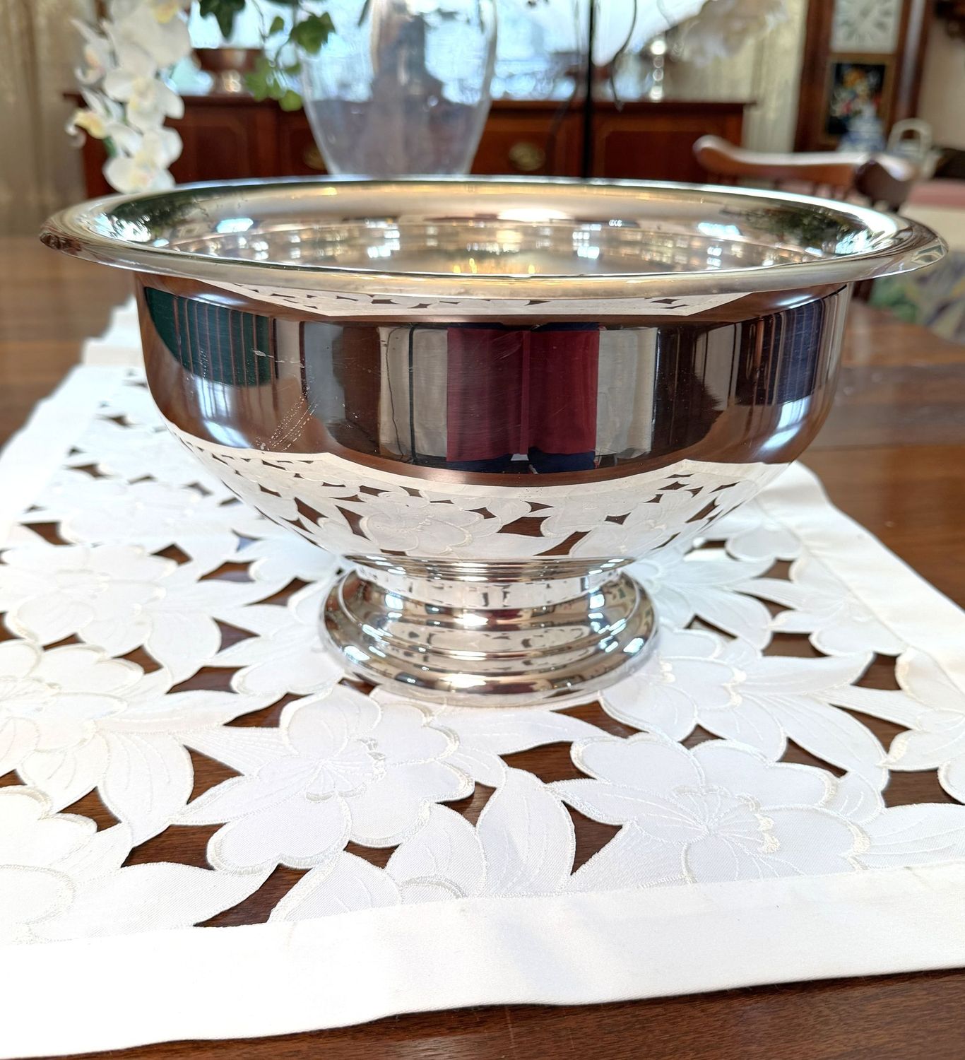 Wm. Rogers Oneida silver-plated centerpiece bowl, 8"H x 12"W