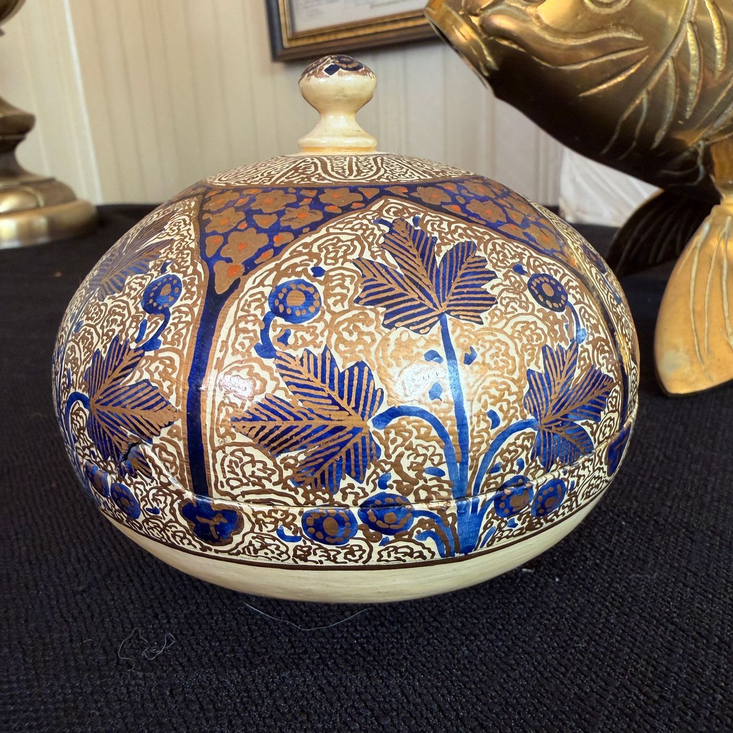 Kashmir lacquered, hand-painted mache box, 3.5 Kashmir lacquered, hand-painted mache box, 3.5"H x 4.5"W
