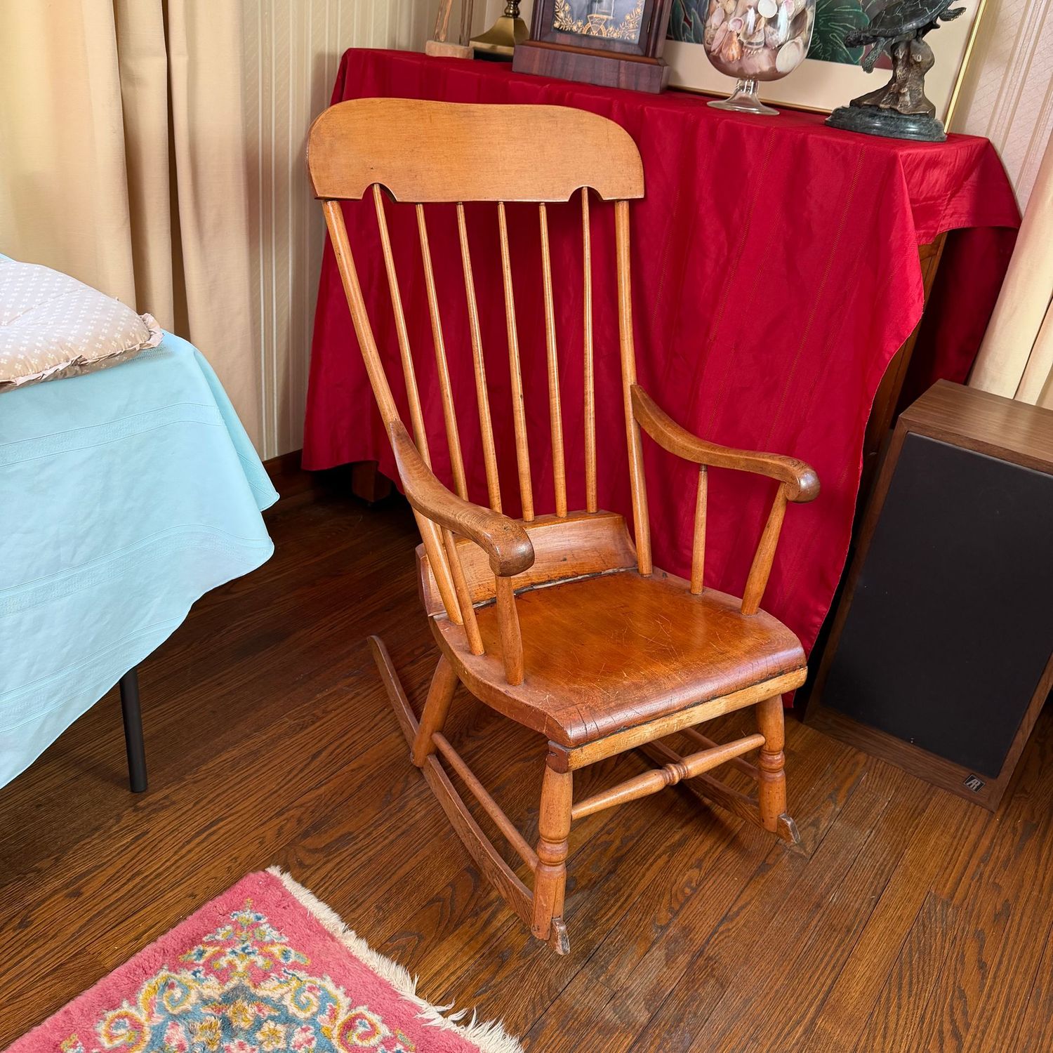 Early 19th c. rocker, rocking chair, lovely piece, back of seat has a repair, 40"H x 19"W