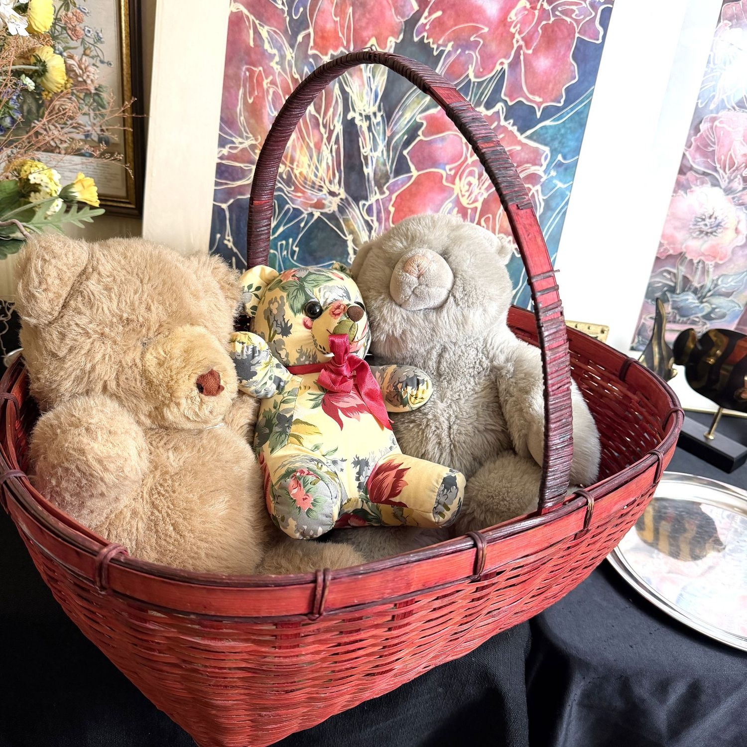 Red basket of bears, the basket is 21 Red basket of bears, the basket is 21"L