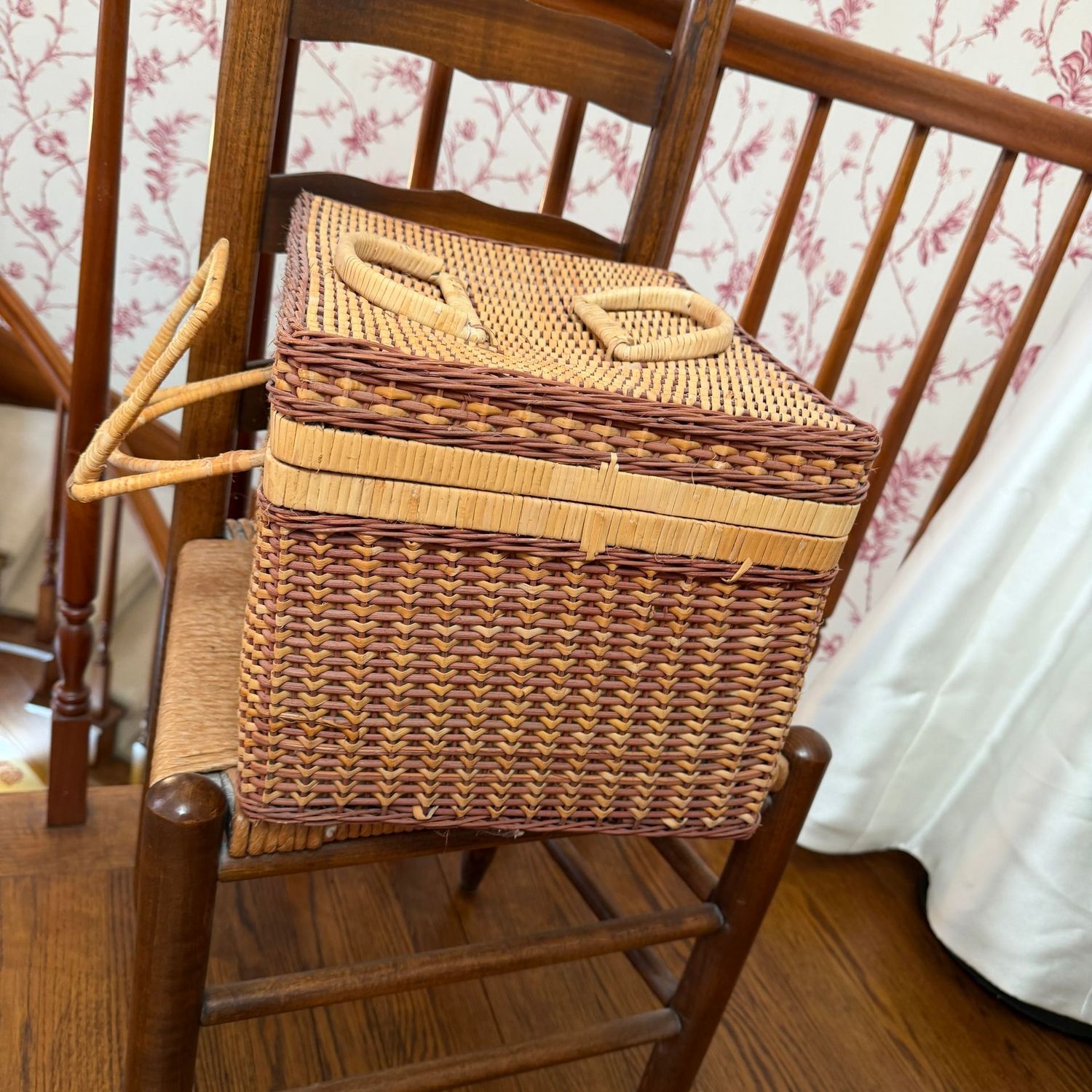Vintage woven picnic basket, some wear, 14 Vintage woven picnic basket, some wear, 14"L x 12"W x 10"H