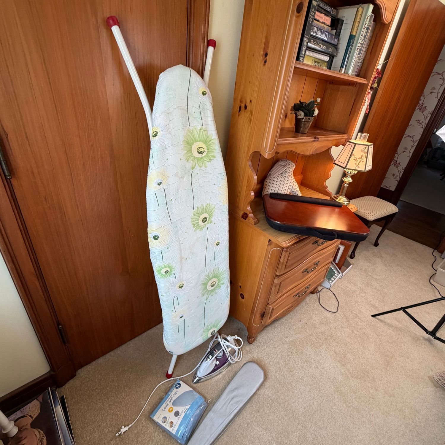 Ironing board in nice condition, extra ironing board cover, iron, and sleeve ironing board Ironing board in nice condition, extra ironing board cover, iron, and sleeve ironing board