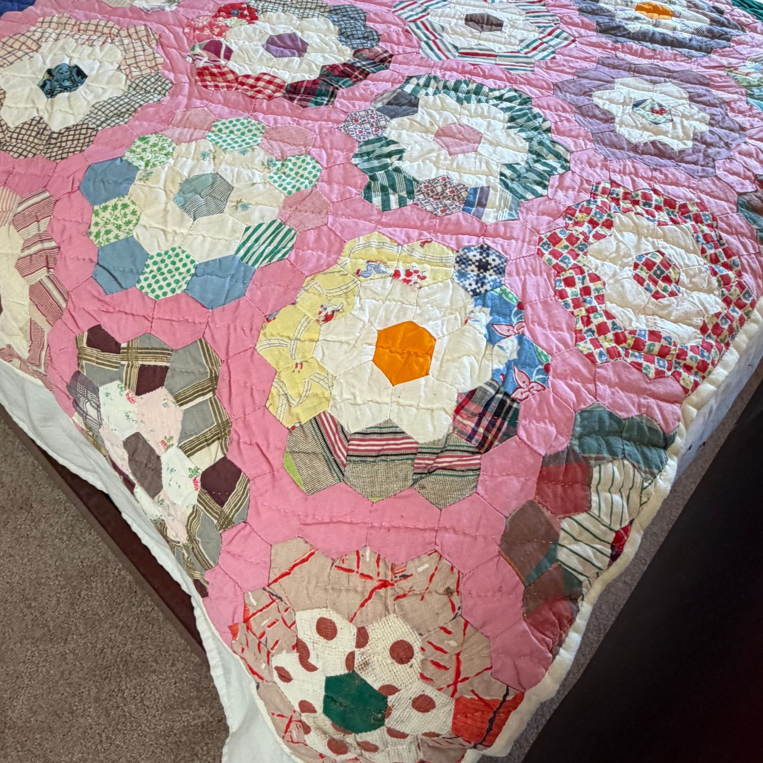 Grandmother's flower garden quilt with pink background, scalloped edge, nice condition, 6'4 Grandmother's flower garden quilt with pink background, scalloped edge, nice condition, 6'4" x 6'