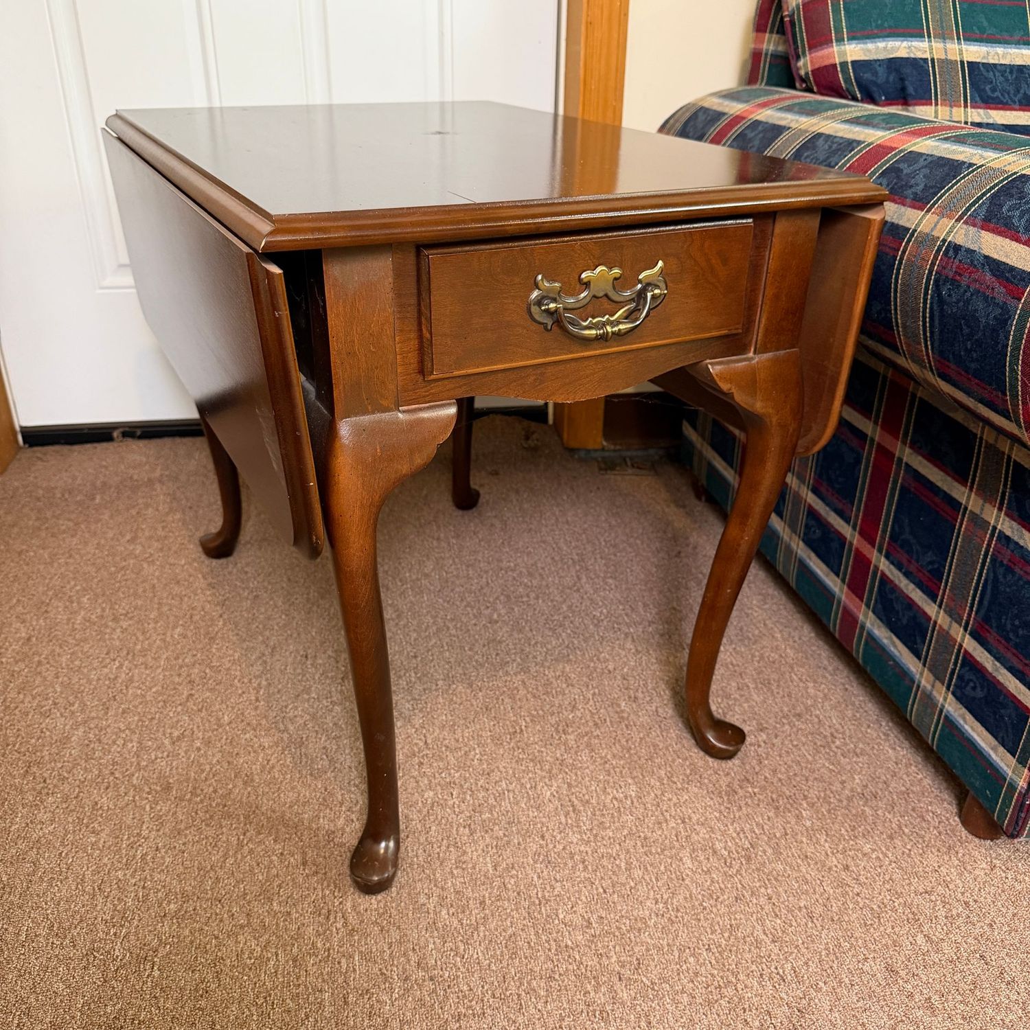 Large drop-leaf side table, faux drawer, a few minor scratches, 23"H, opens to 36"W (closed is 18"W), 28"L (This item is heavy & in the lower level)