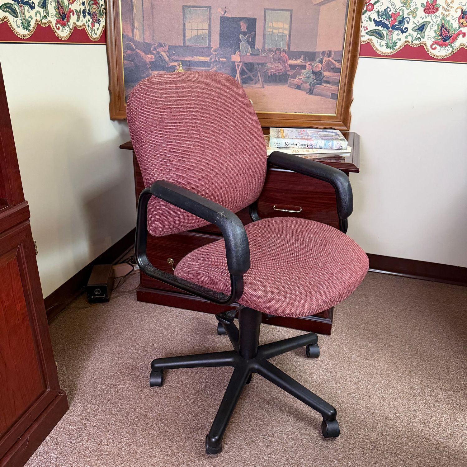 Desk chair with arms, lightly dusty, 22 Desk chair with arms, lightly dusty, 22"W (L) (This item is heavy and in the lower level)