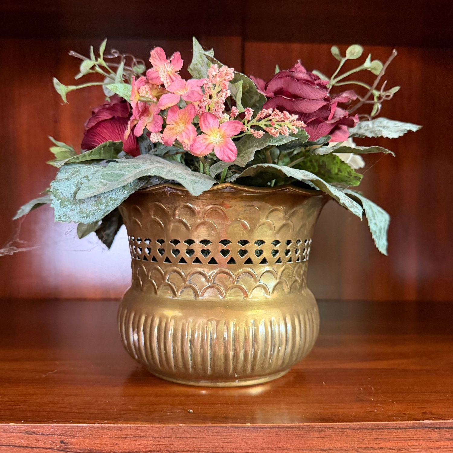 Brass planter with pierced border, 5"H