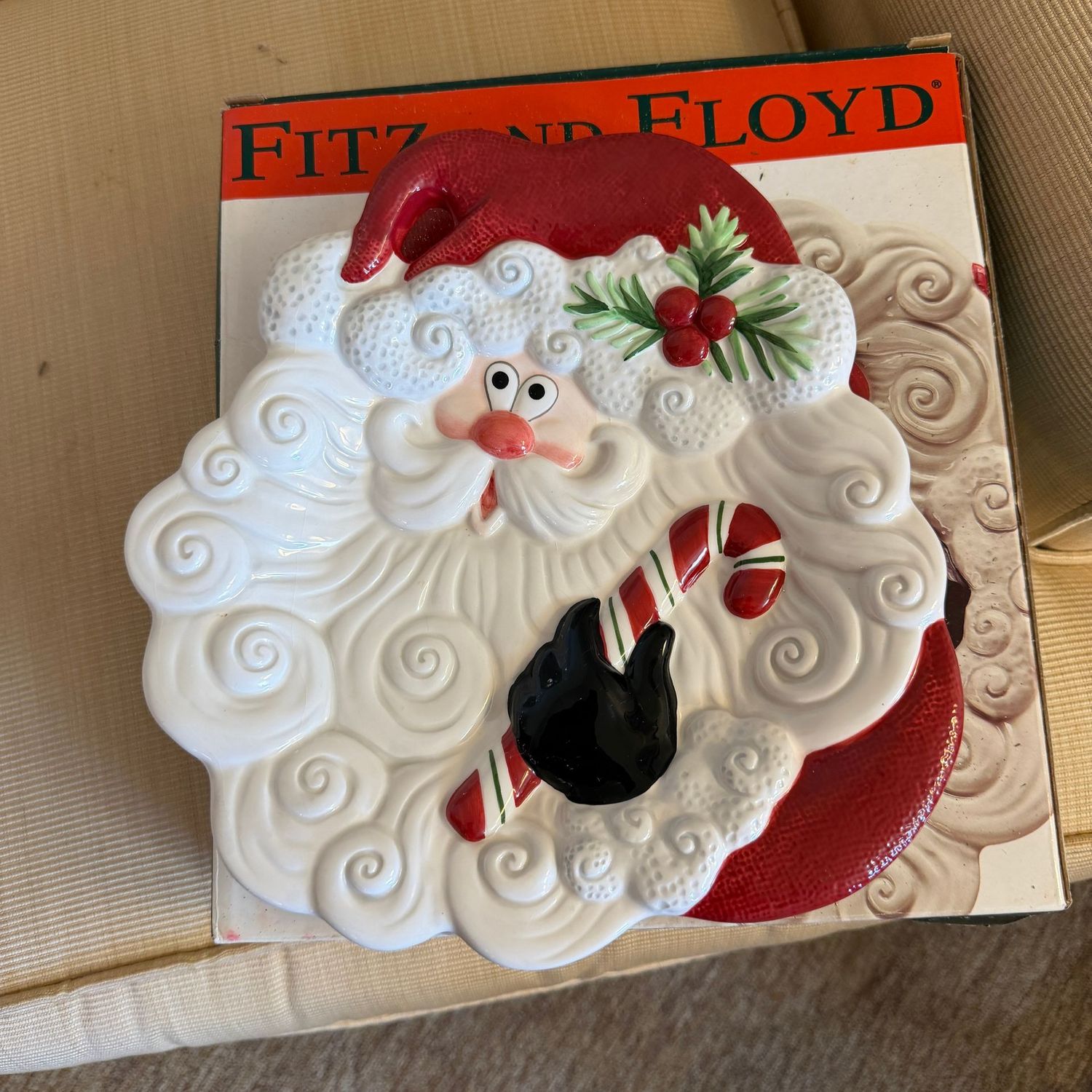 Fitz and Floyd Holiday Santa dish, 9"