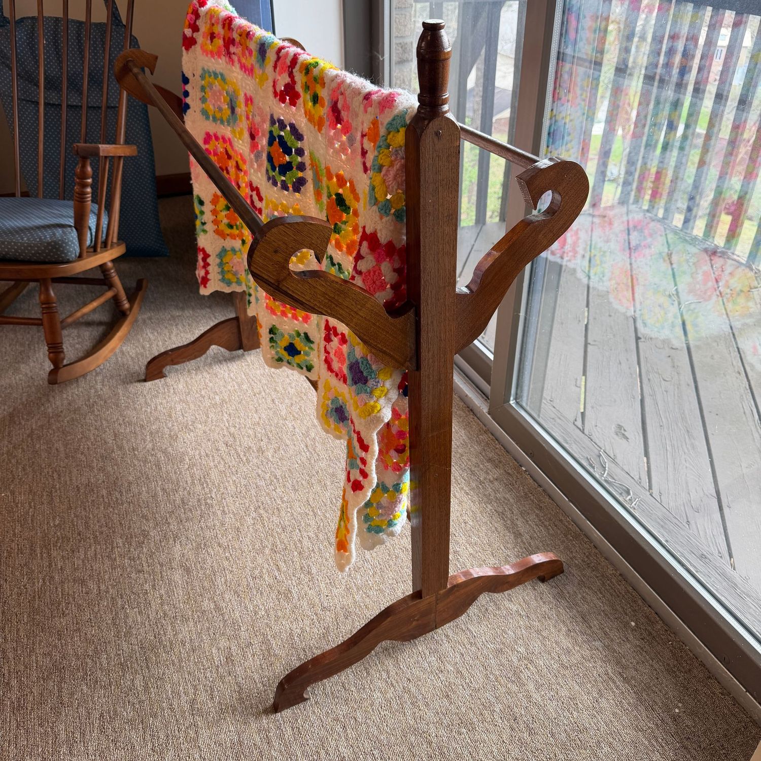 Quilt stand, rack, scrolled design, 38"H x 23"D x 43"L (This item is in the lower level)