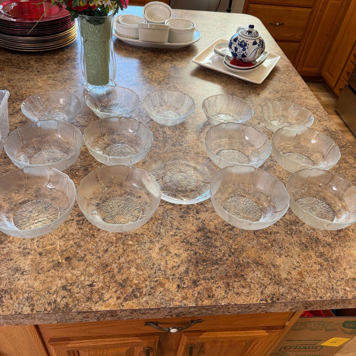 Arcoroc "Fleur" glass bowls, 5" and 7", and a dessert plate