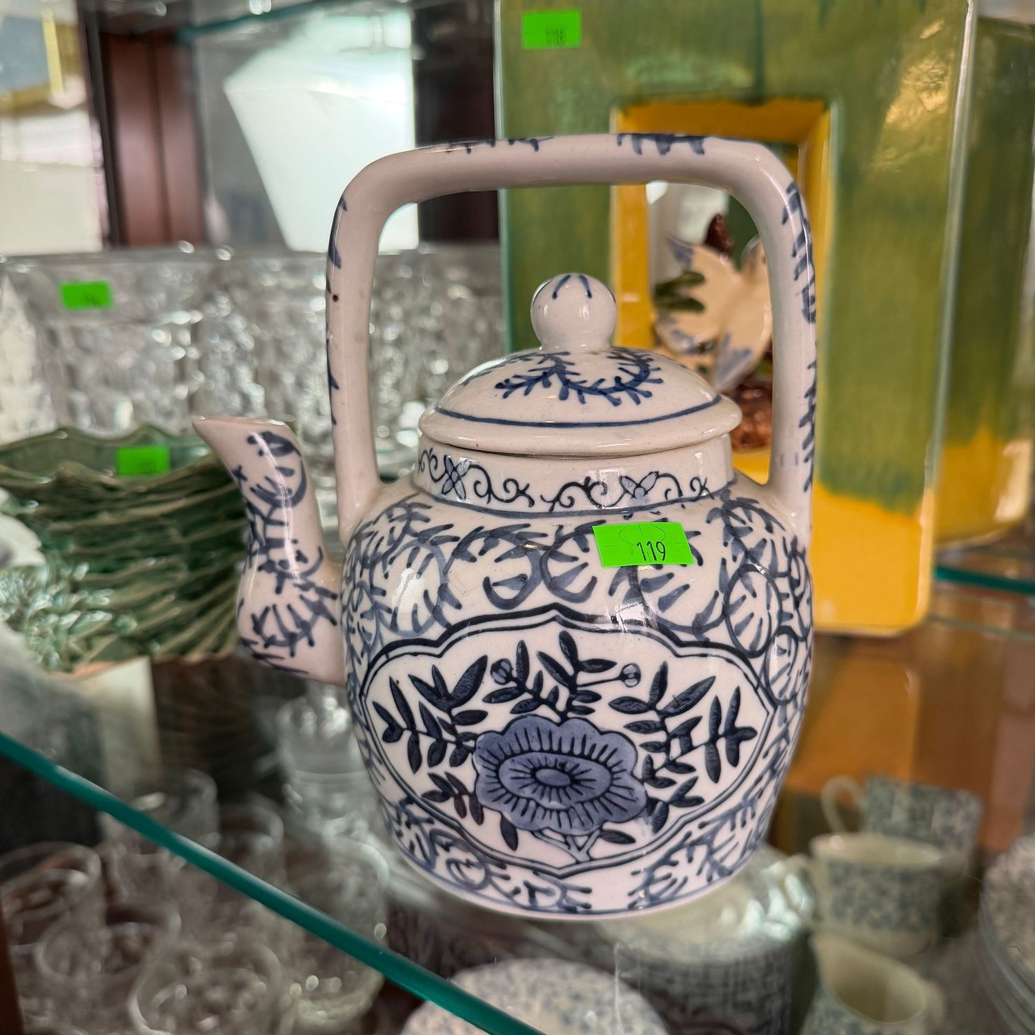 Lot #119, blue and white ceramic teapot, 6.5 Lot #119, blue and white ceramic teapot, 6.5"H