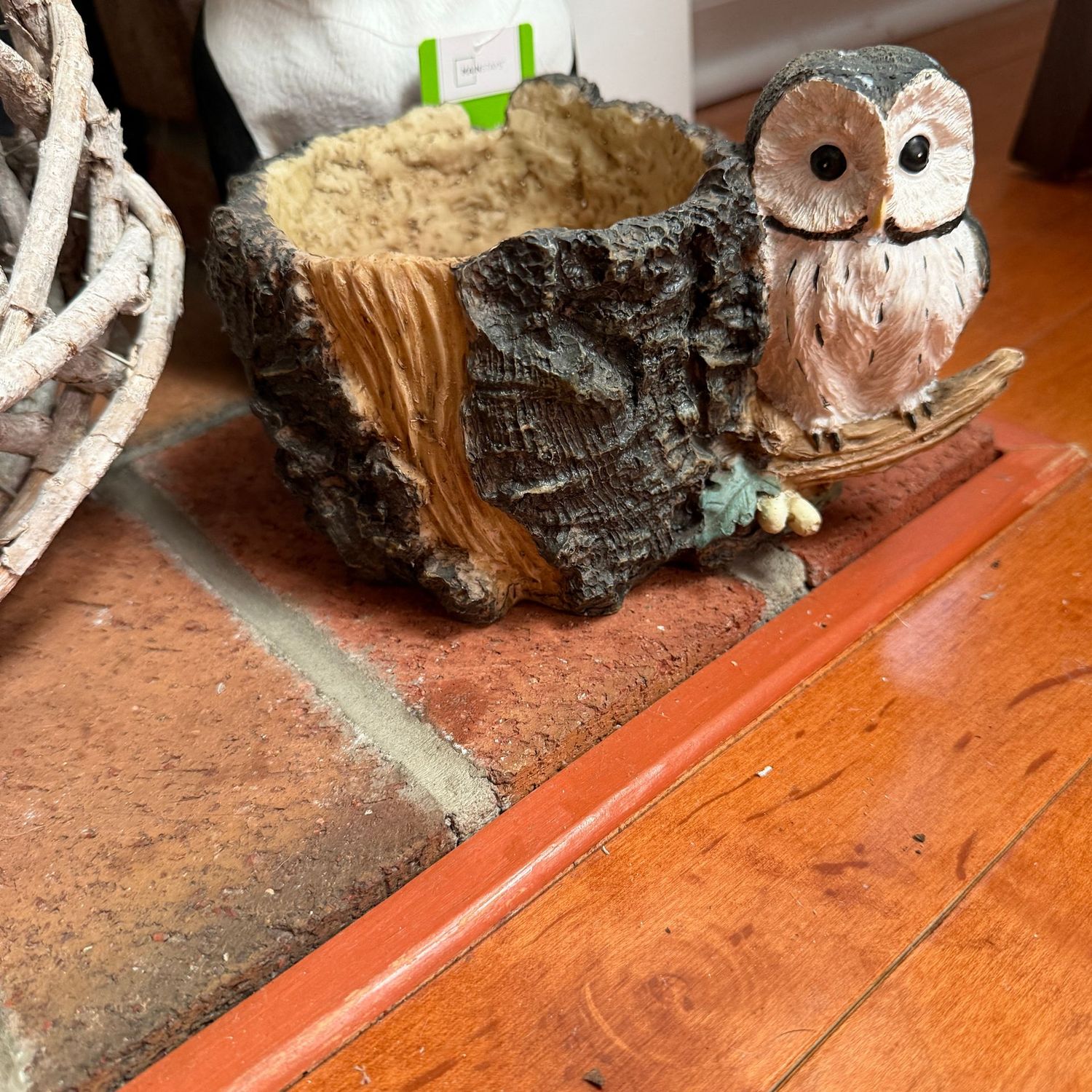 Resin owl planter, 5"H