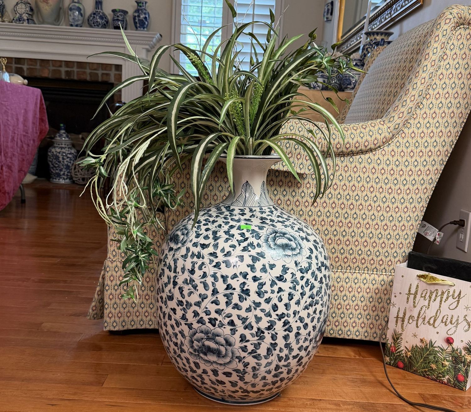 Lot #183, large blue and white floral bulbous Chinoiserie floor vase, 20"H x 14"W