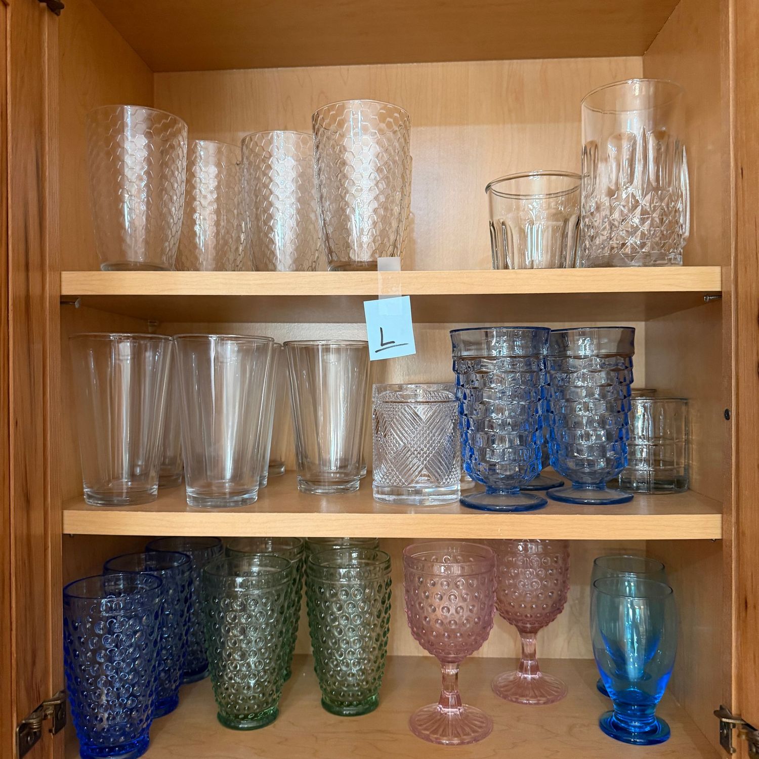 Kitchenware Lot L, mix of clear and color drinking glasses & stemware