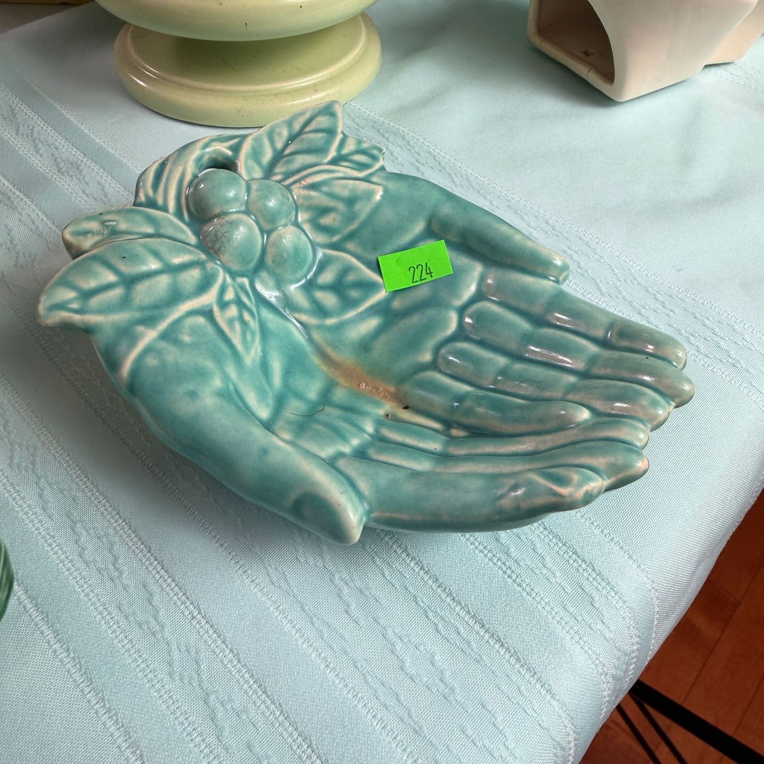 Lot #224, Nelson McCoy pottery hands trinket dish, 5 Lot #224, Nelson McCoy pottery hands trinket dish, 5"