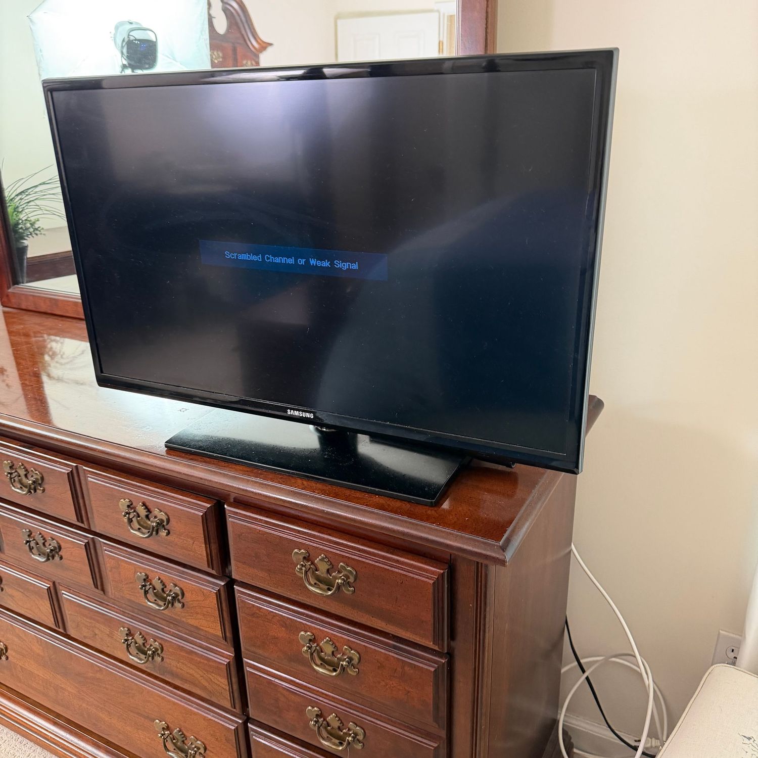 Samsung 32 Samsung 32" TV, 2015, works