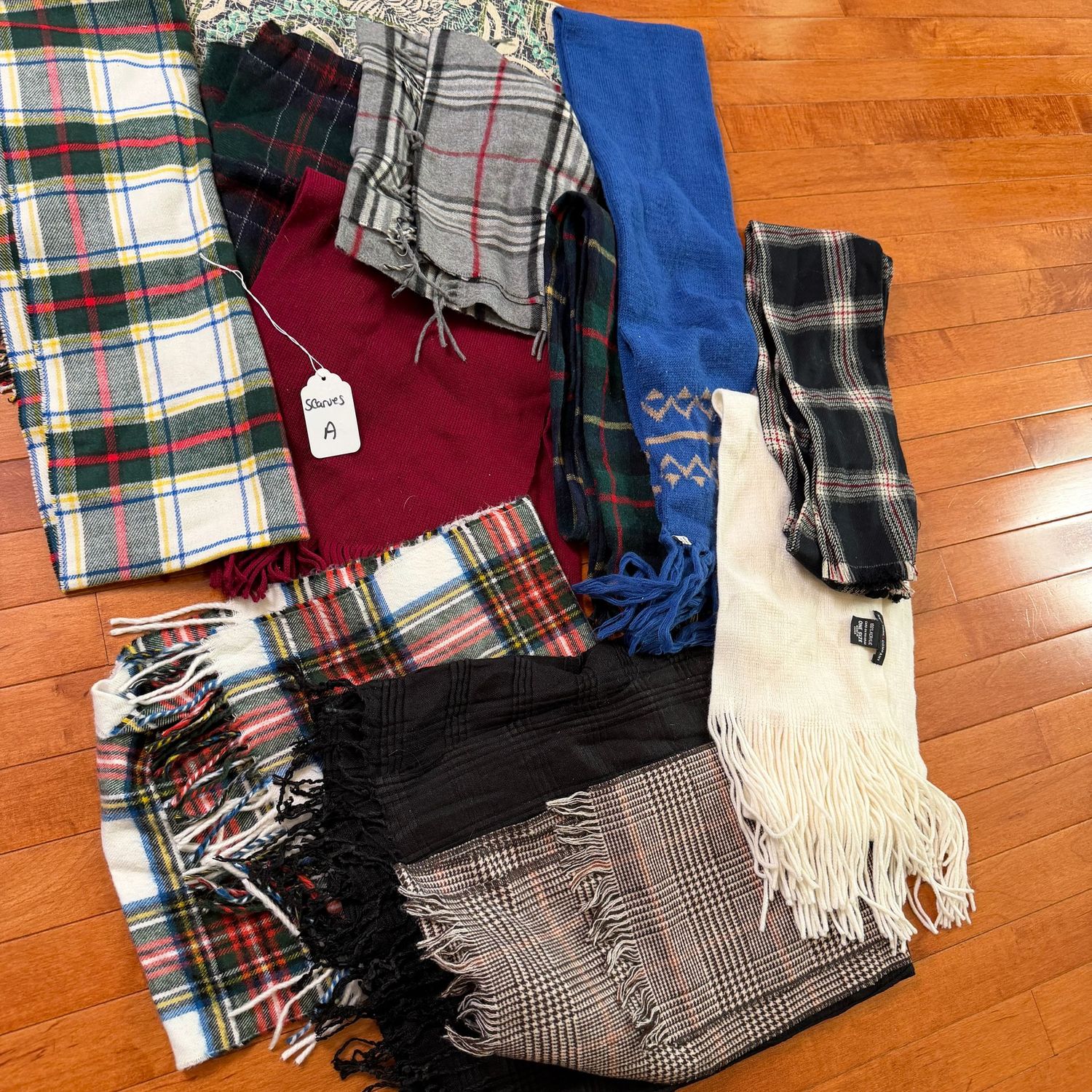 Bag of scarves A, mostly winter Bag of scarves A, mostly winter
