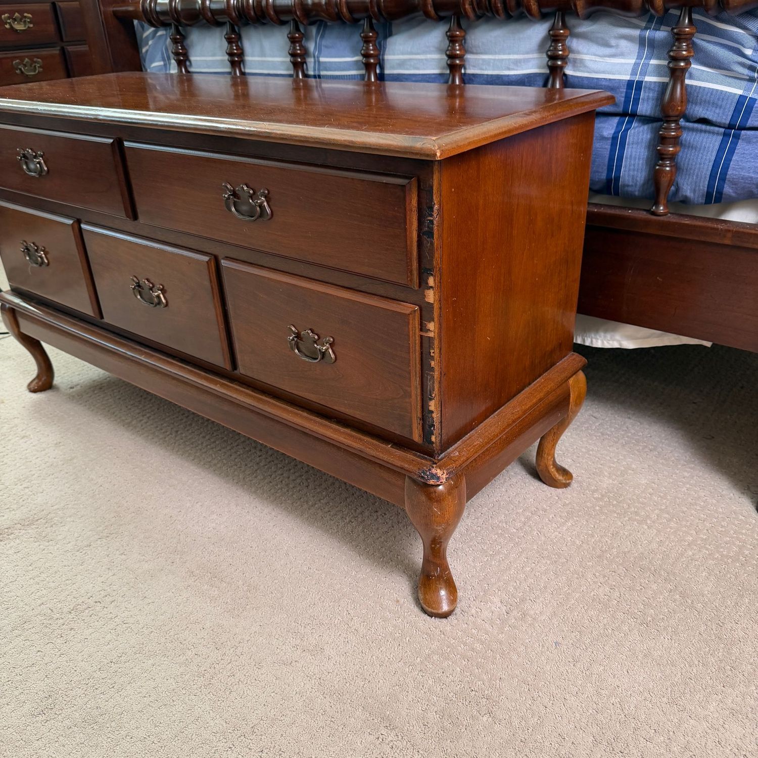 Cedar chest, blanket chest, ready for refurbishing, 23"H x 16"D x 46"L
