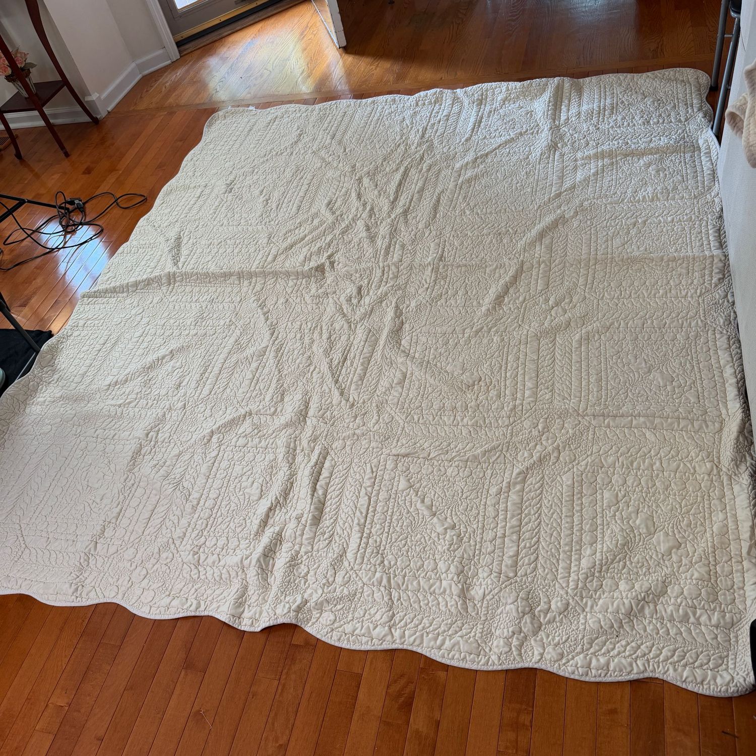 Cream quilted bedspread, 7' x 8'