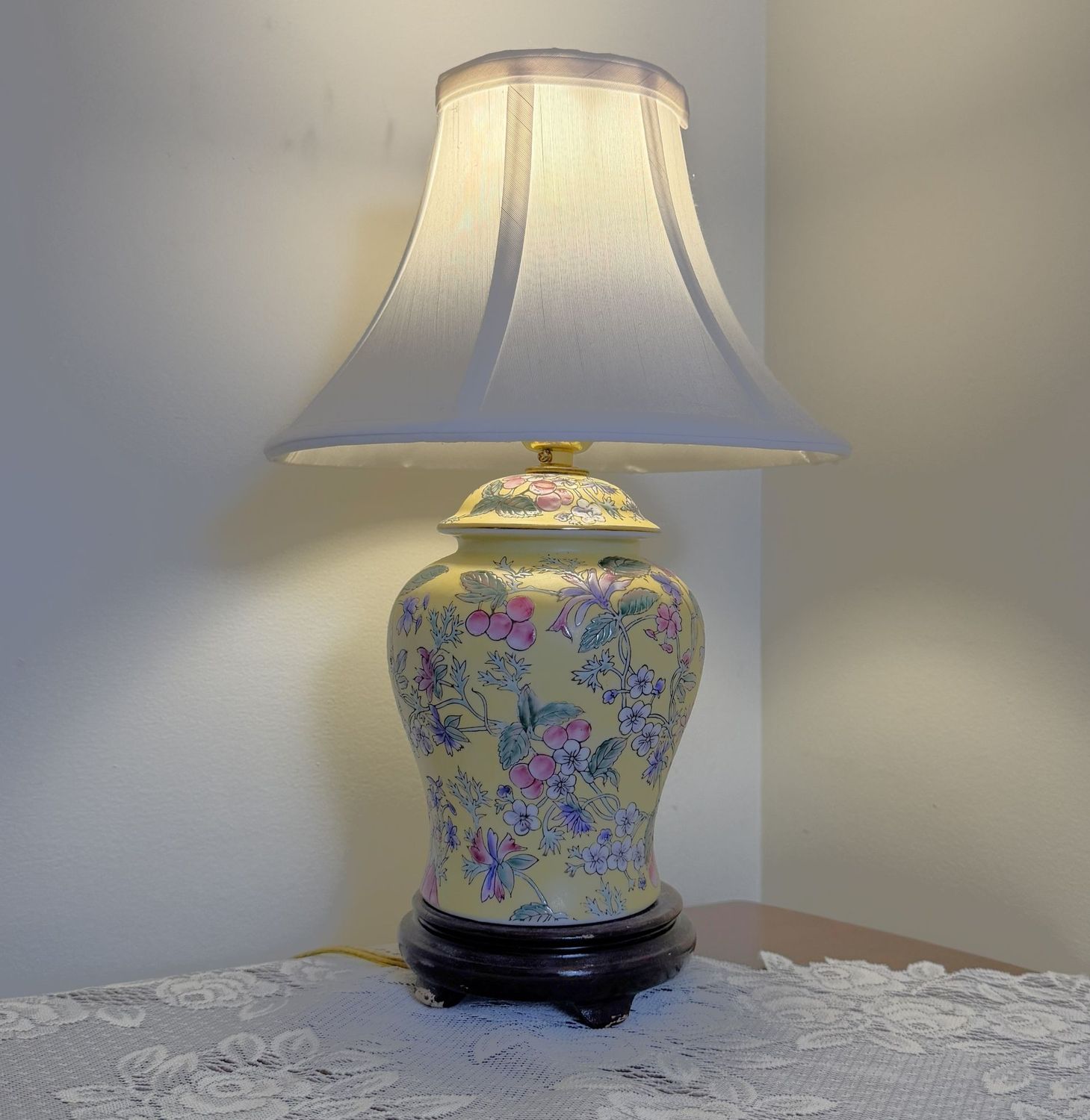 Yellow floral ceramic lamp, 15 Yellow floral ceramic lamp, 15"H