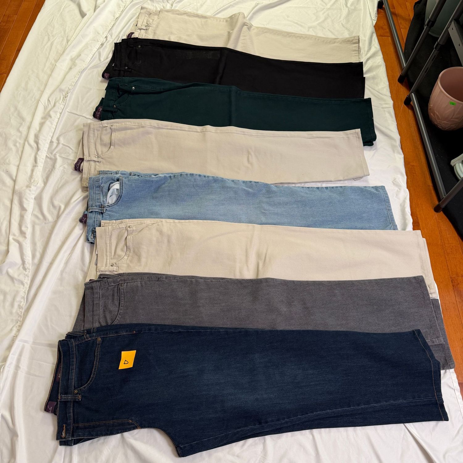 Pants Lot D, 8 pairs of Gloria Vanderbilt, size 14, & 14 short