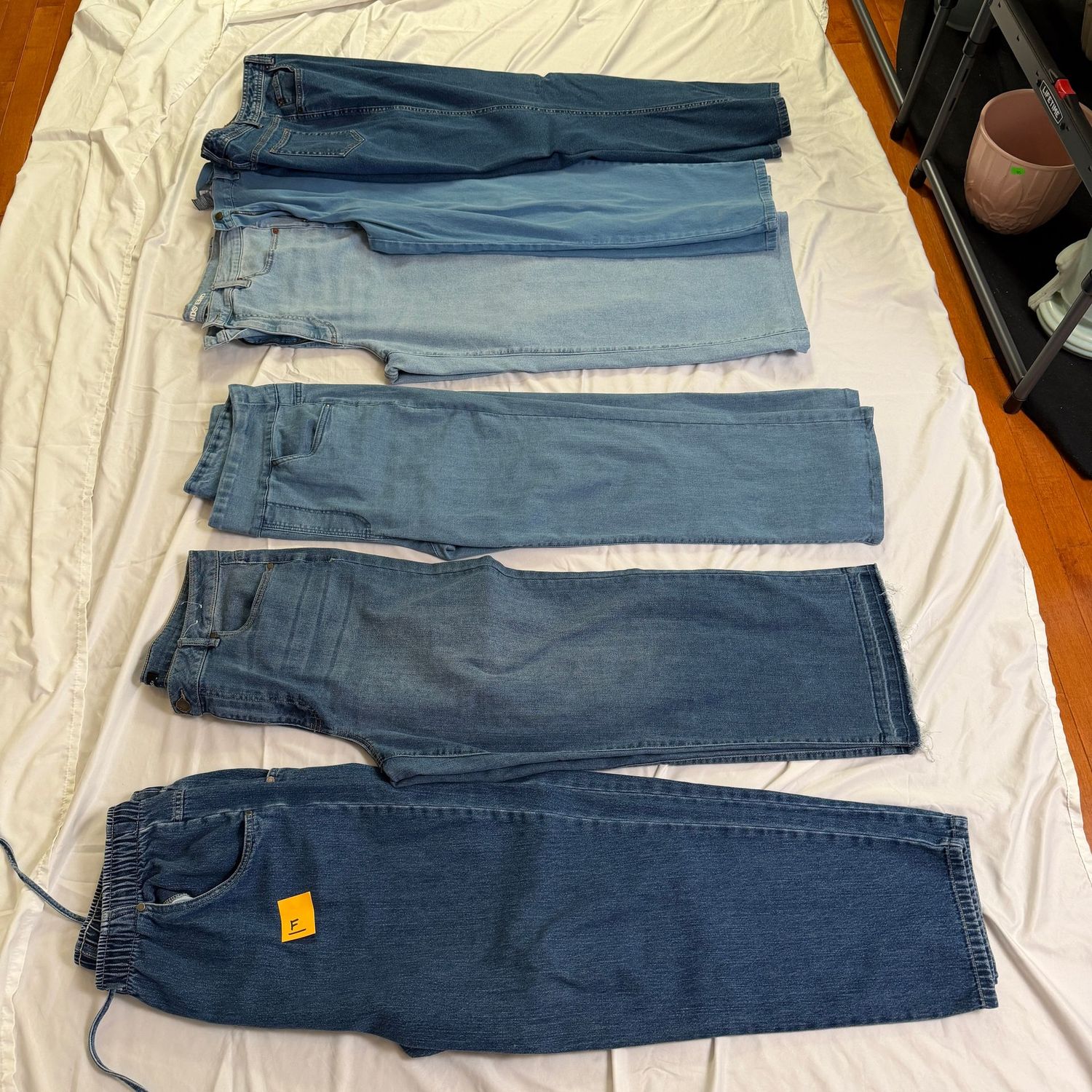 Pants Lot F, 6 pair, full-length & capri size 14, & 14 short Pants Lot F, 6 pair, full-length & capri size 14, & 14 short