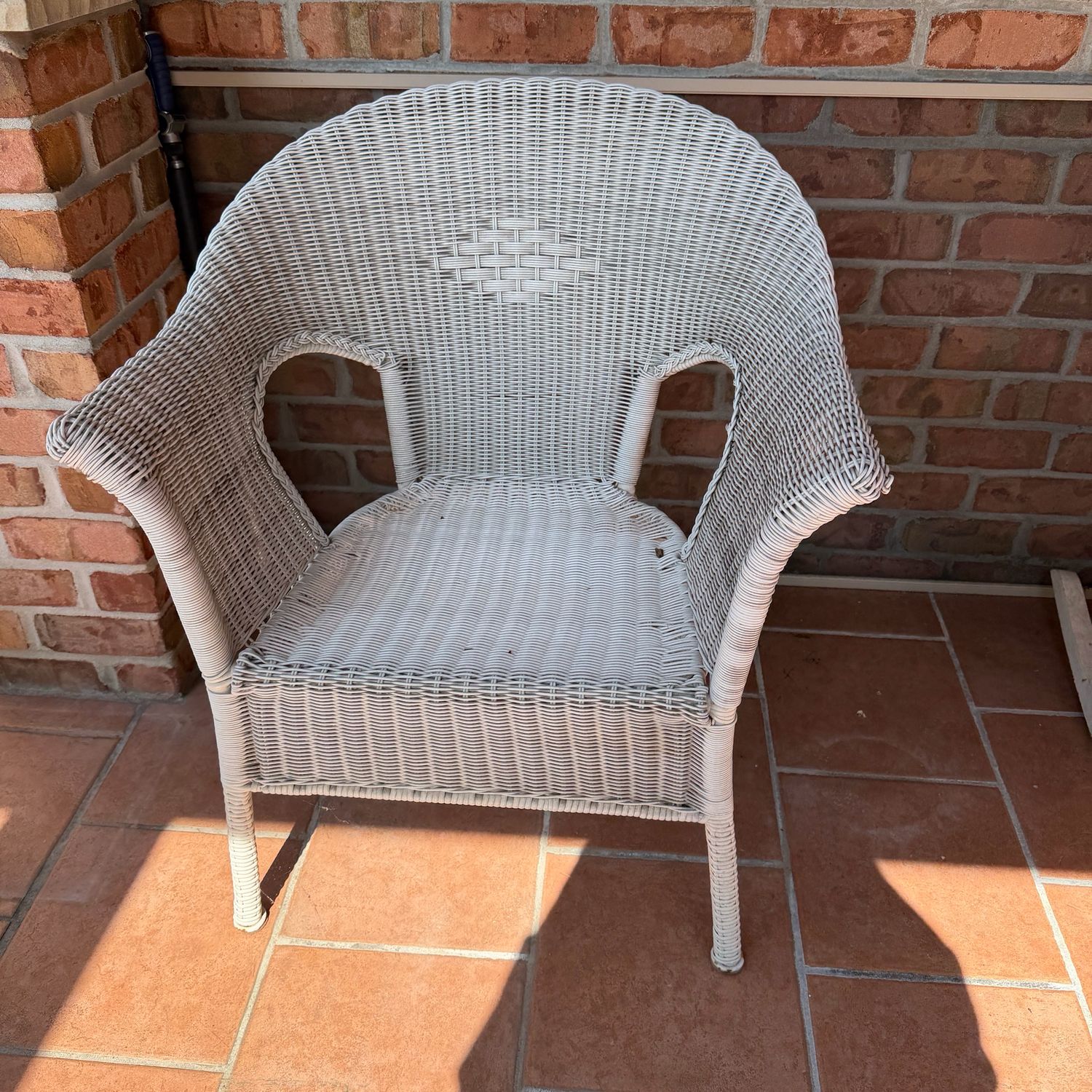 Woven Vinyl Chair 26”w X 32”h Woven Vinyl Chair 26”w X 32”h