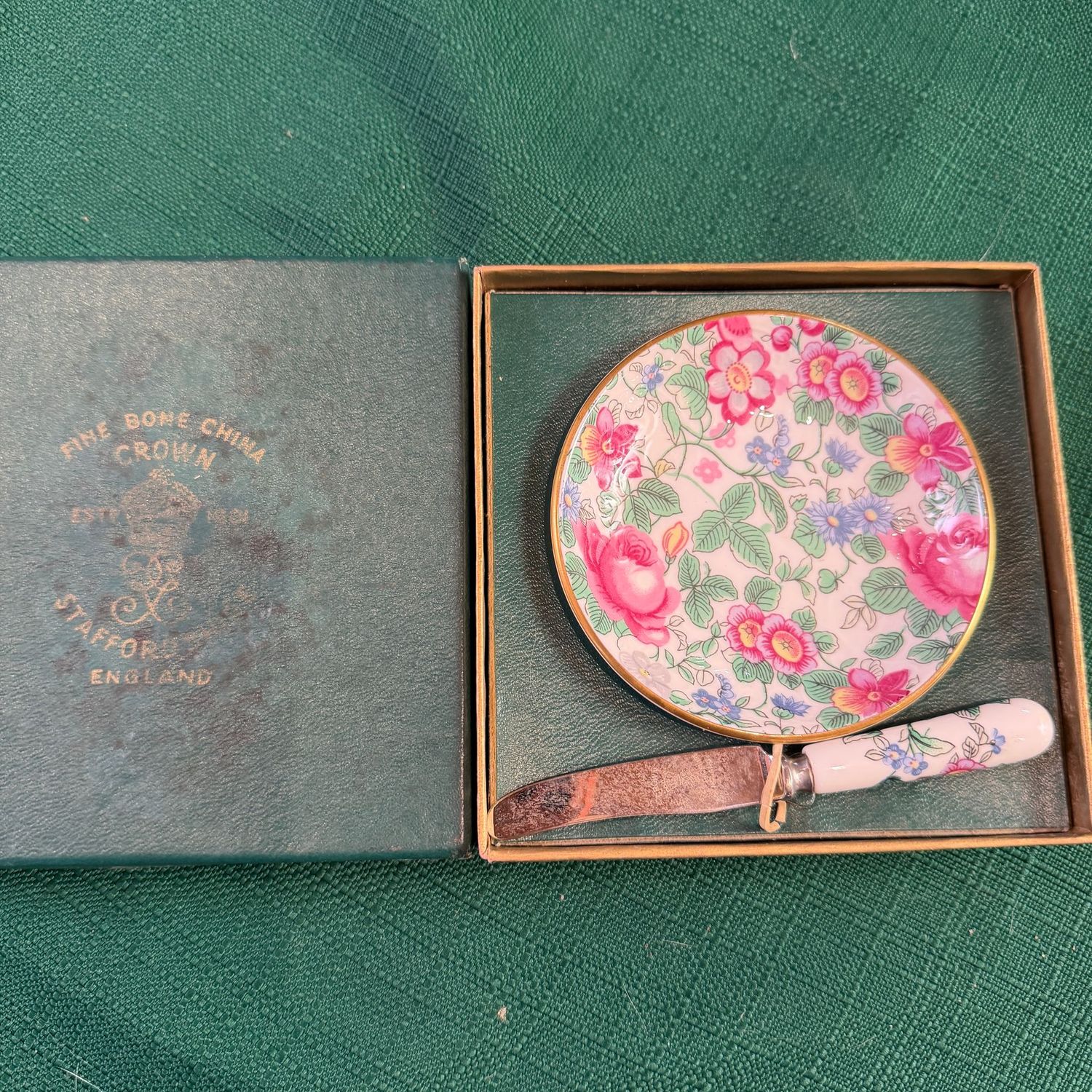 Staffordshire porcelain small dish and butter knife Staffordshire porcelain small dish and butter knife