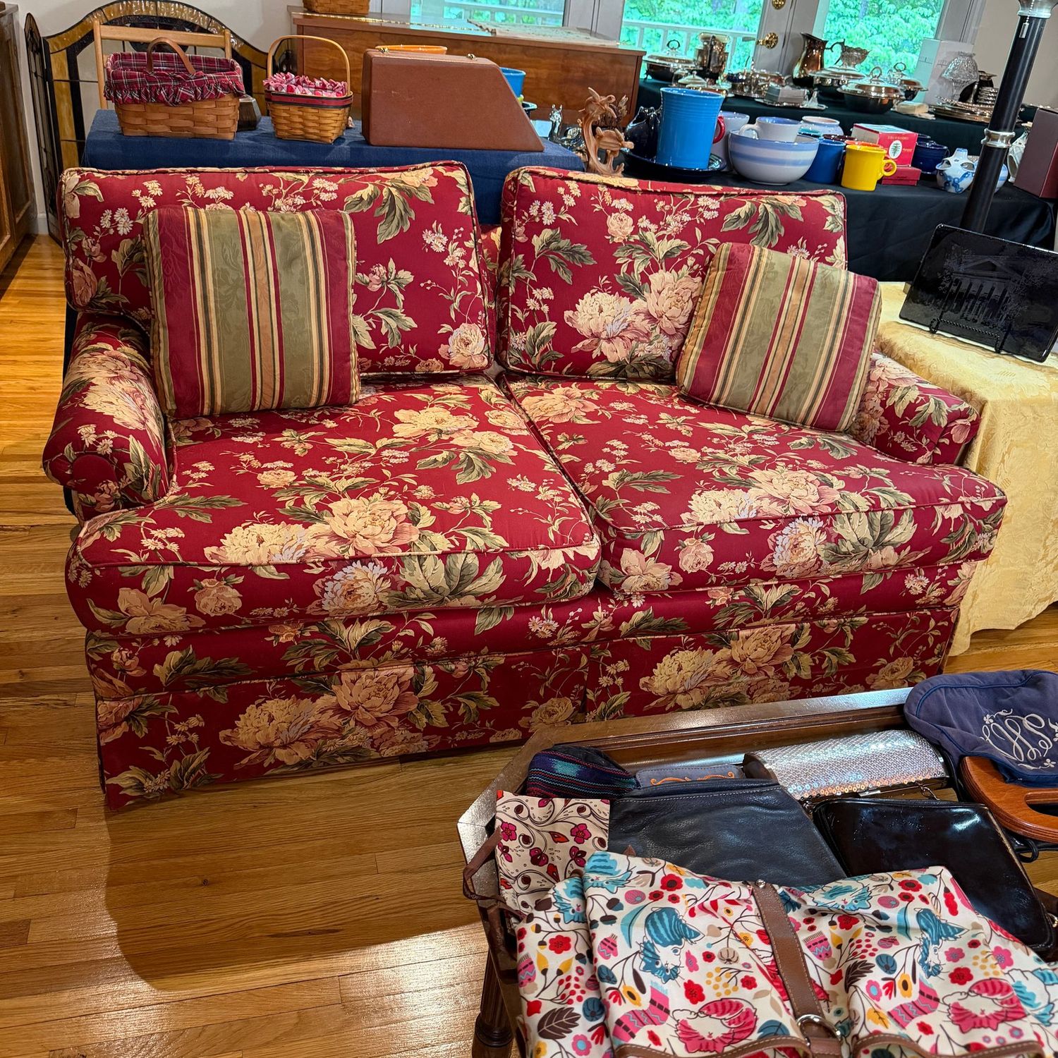 Deep red floral loveseat (R), beautiful color, comfortable, back cushions remove, needs minor surface cleaning, 27 Deep red floral loveseat (R), beautiful color, comfortable, back cushions remove, needs minor surface cleaning, 27"H x 60"W x 35"D