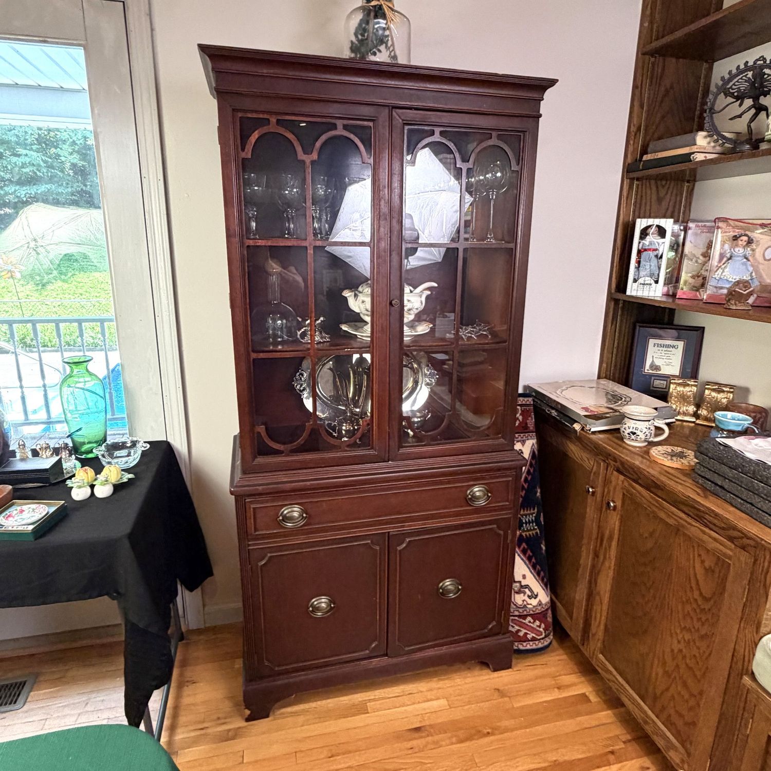 Mahogany Duncan Phyfe-style china cabinet, nice condition with only minor wear, scratches, or bumps, one-piece, 5'10 Mahogany Duncan Phyfe-style china cabinet, nice condition with only minor wear, scratches, or bumps, one-piece, 5'10"H x 17"D x 35"W