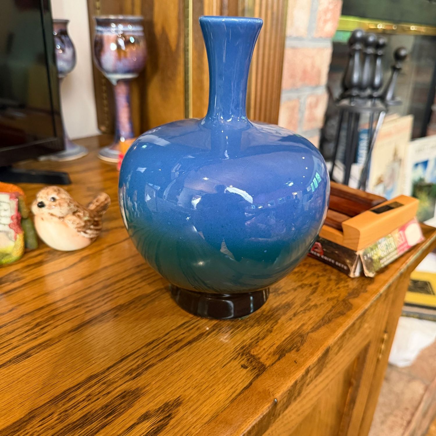 Haeger pottery blue bulbous vase, 8 Haeger pottery blue bulbous vase, 8"
