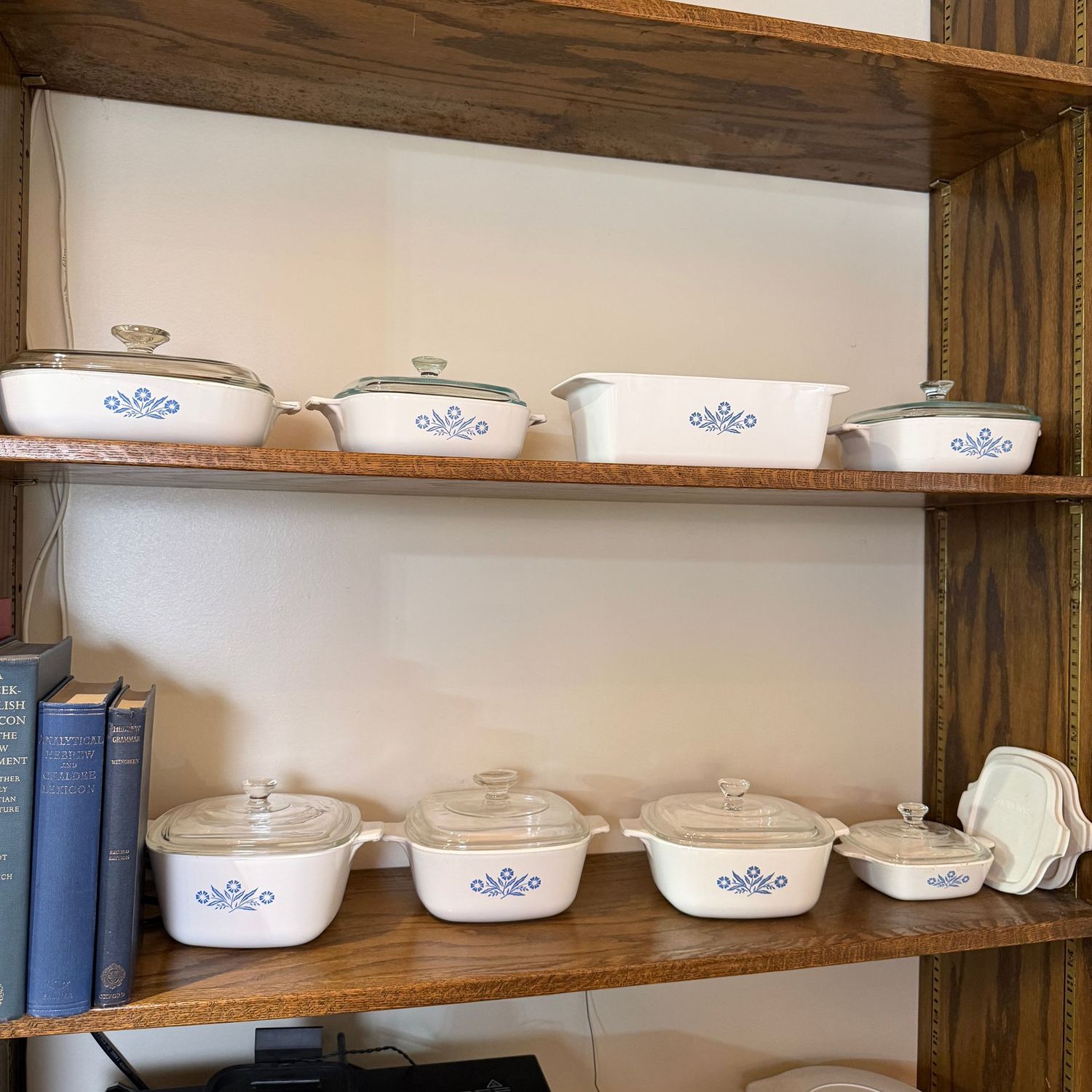 Corningware cornflower blue bread pan and casserole set, overall nice condition, have been used, (see photos for sizes)