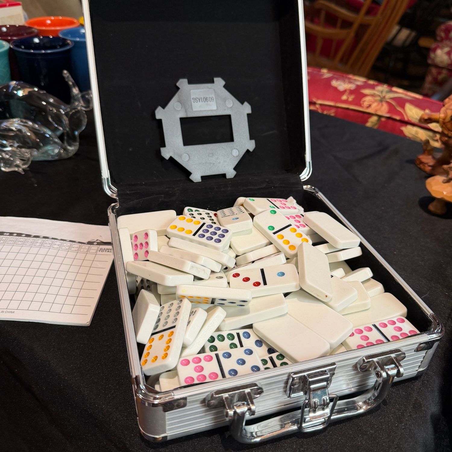 Dominos in metal case Dominos in metal case