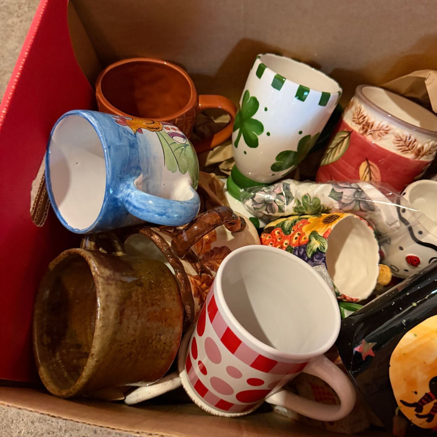Lot #20, box of mugs, holiday, fall-themed Lot #20, box of mugs, holiday, fall-themed