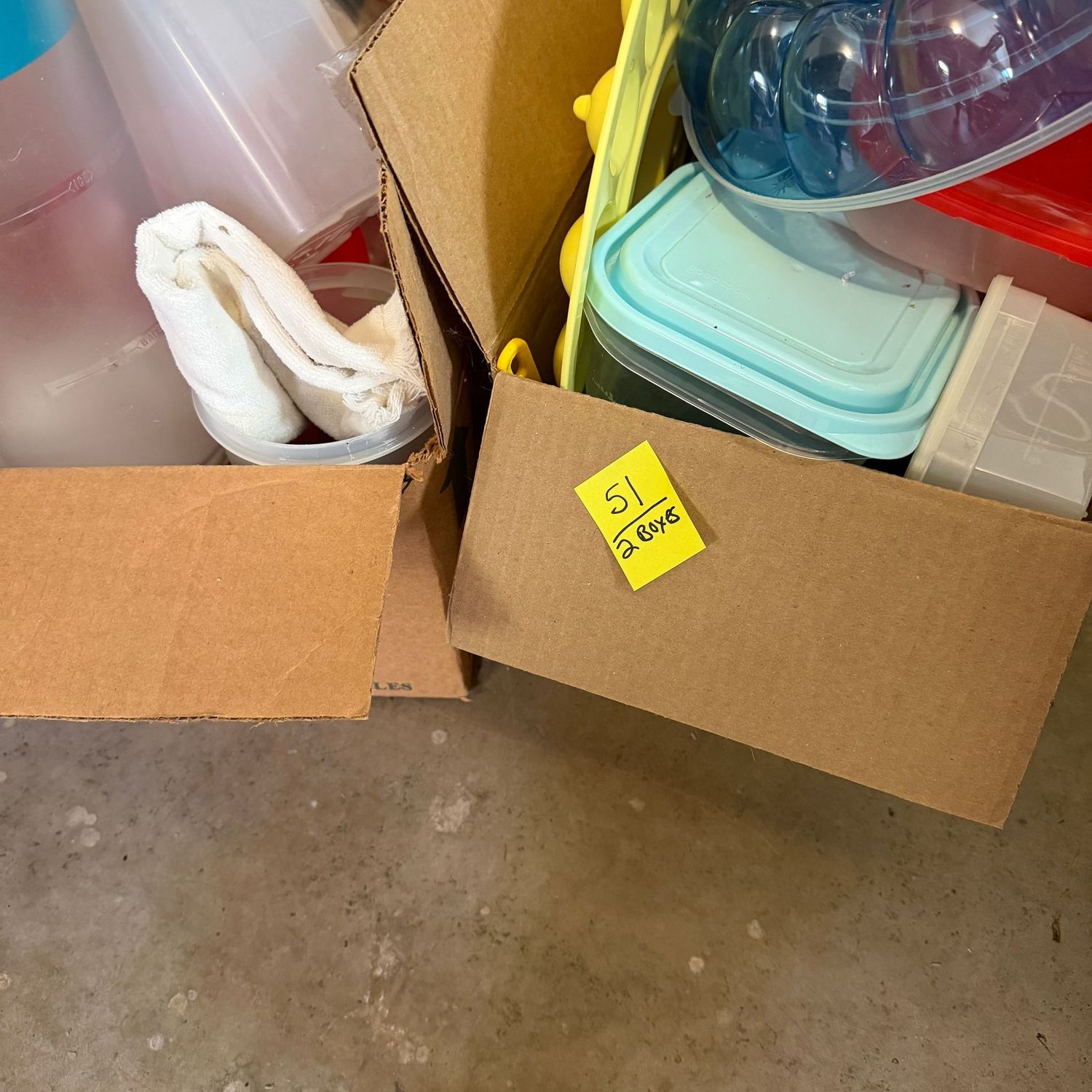 Lot #51, 2 small boxes of misc. kitchen storage Lot #51, 2 small boxes of misc. kitchen storage