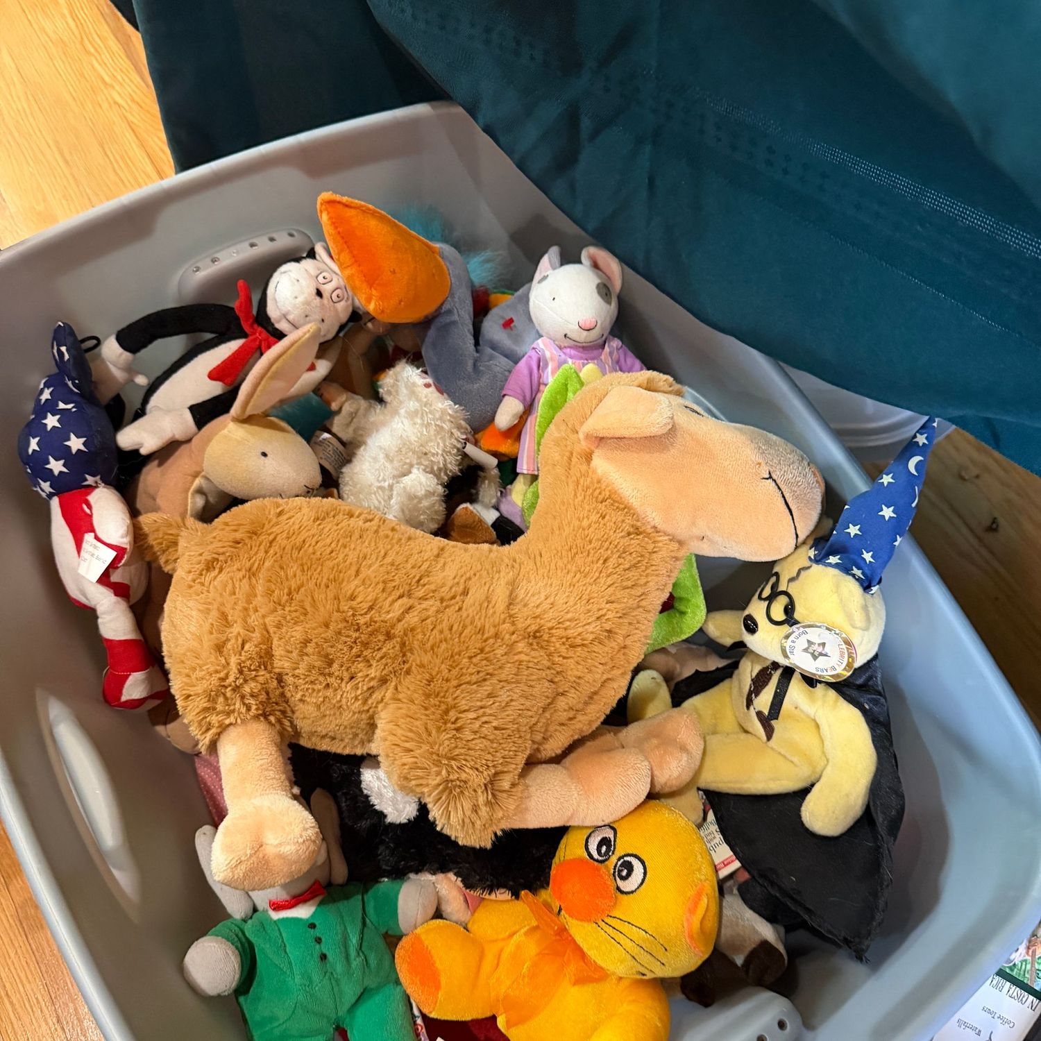 Large bin of vintage plush animals, most in good condition, some have wear Large bin of vintage plush animals, most in good condition, some have wear