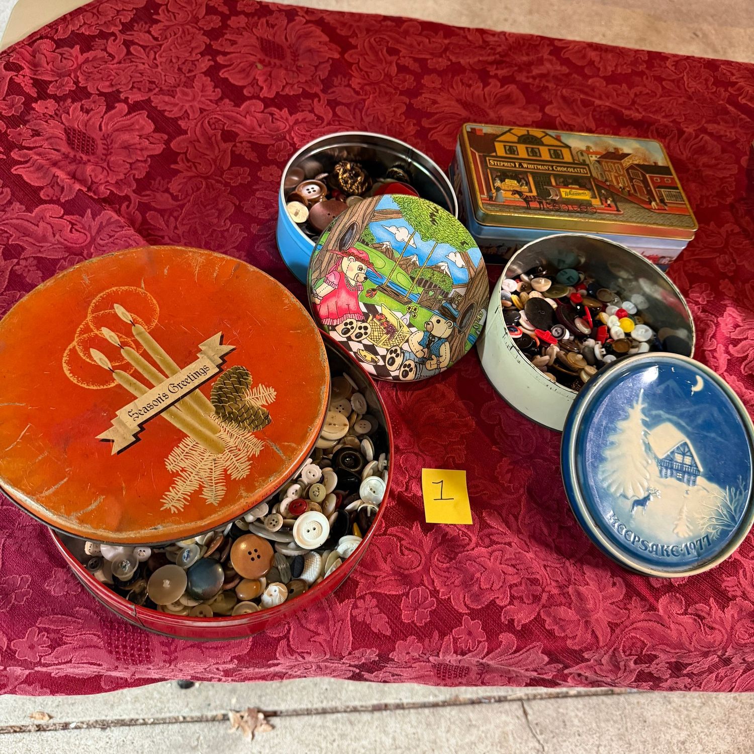 Lot #1, vintage tins with buttons Lot #1, vintage tins with buttons