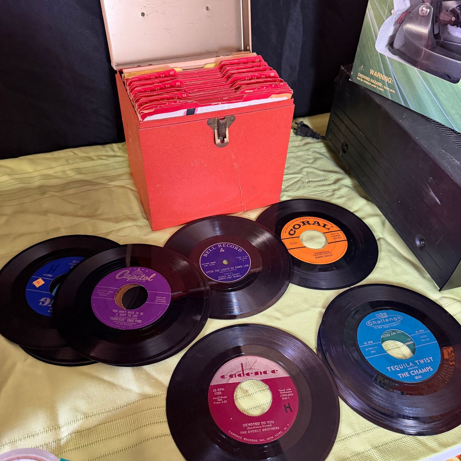 Vintage 45 record carrier with 45s included Vintage 45 record carrier with 45s included