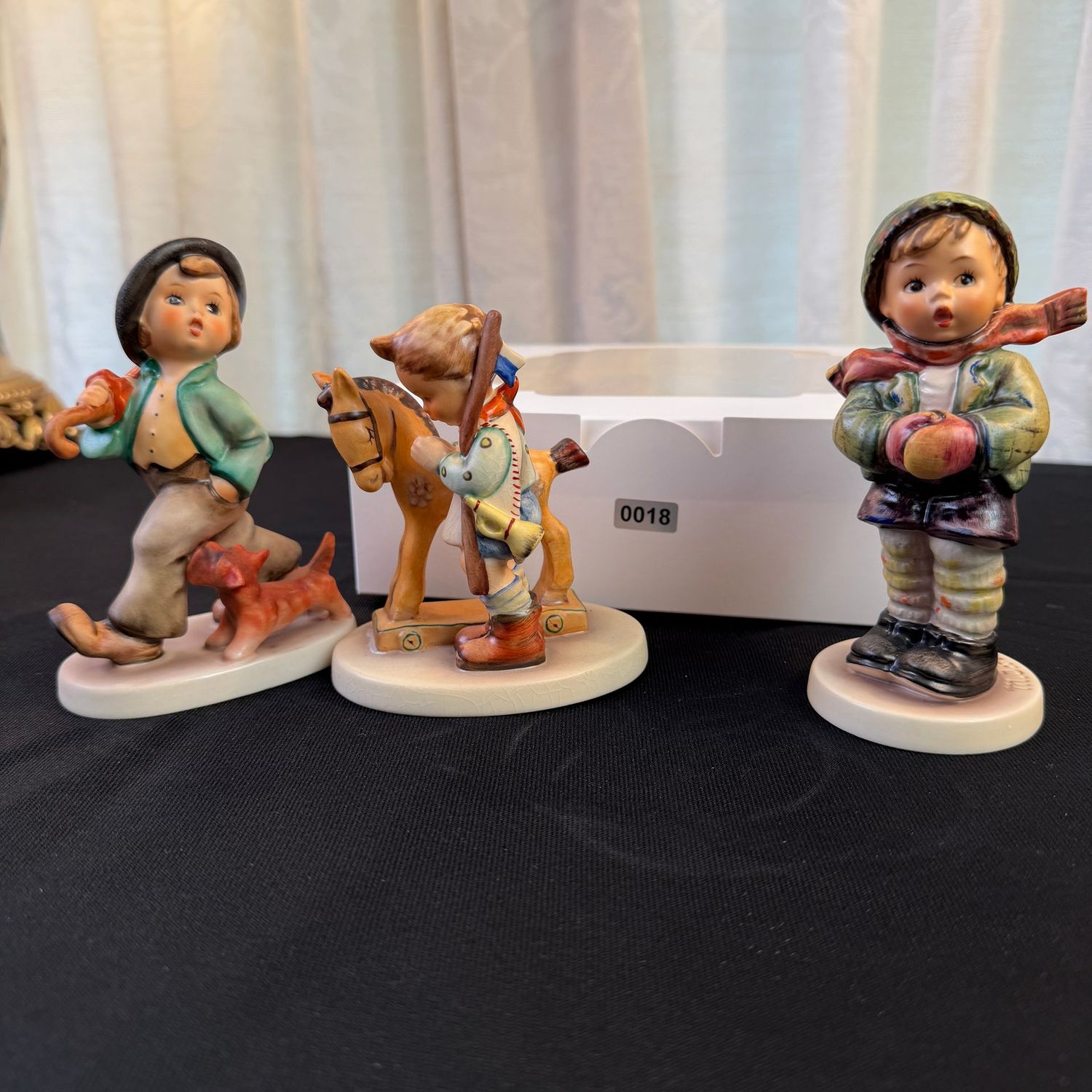 Hummel figurines, including Prayer Before Battle, It's Cold 5" S0018