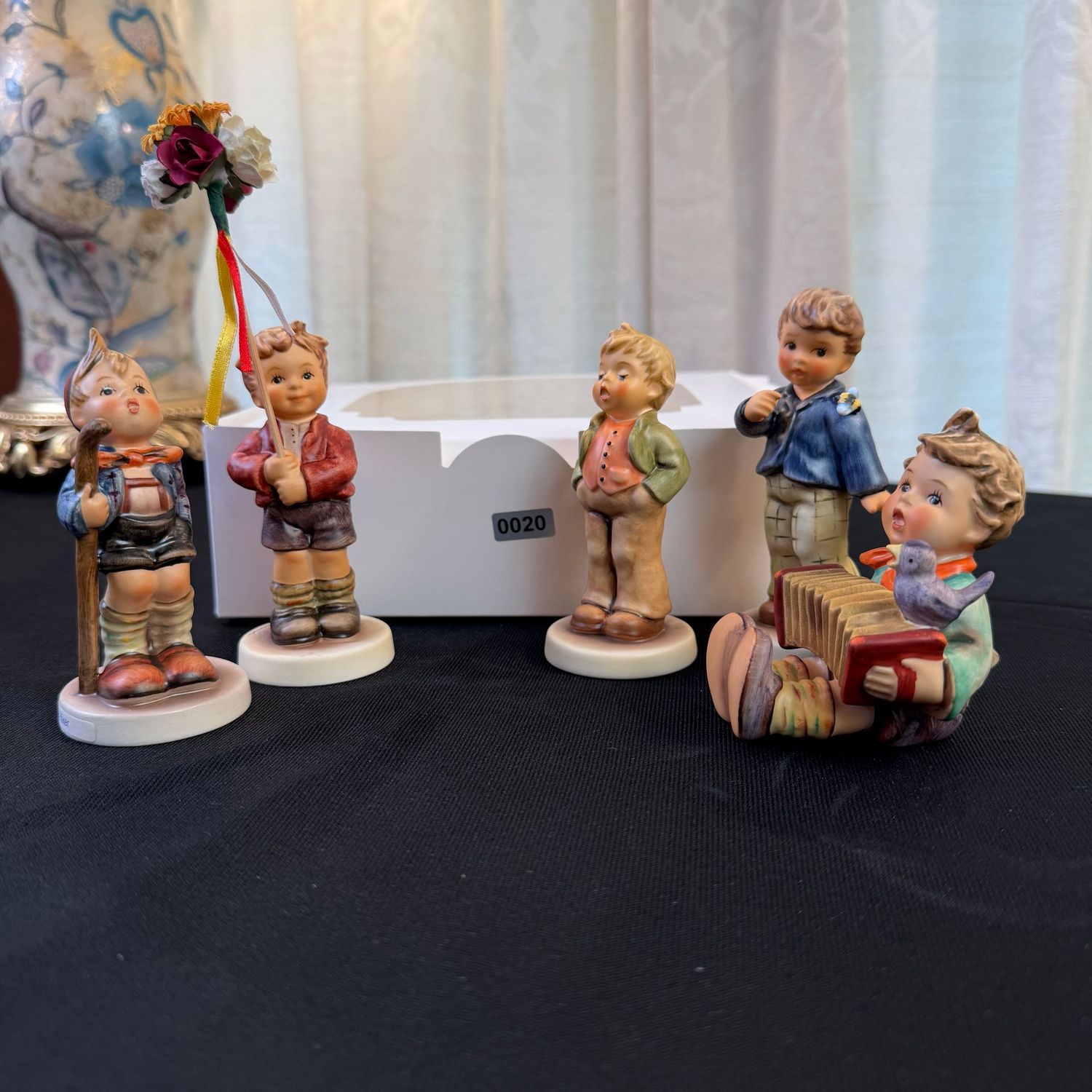 Group of 5 Hummel figurines, including Spring Gifts, the tallest is 4", S0020