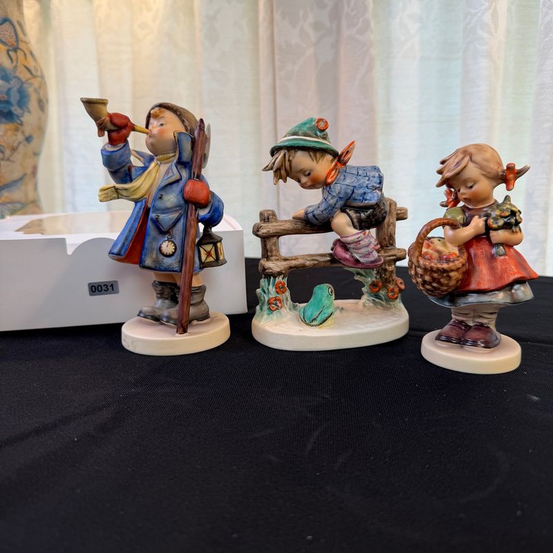 Trio of Hummel figurines, the tallest is 6", S0031