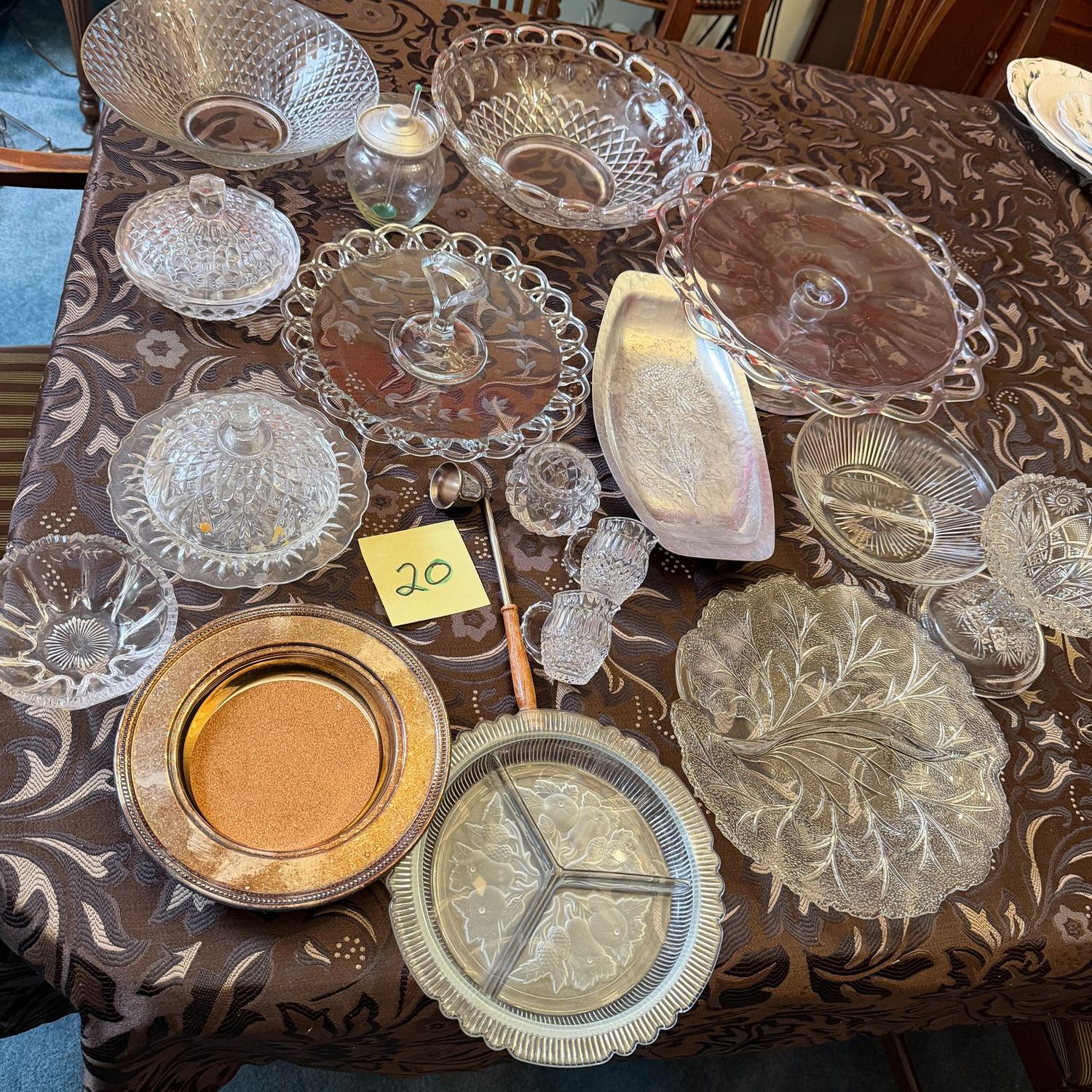 Box Lot (Wrapped) 20, bowls, tidbit tray, champagne stand, snuffer, crystal