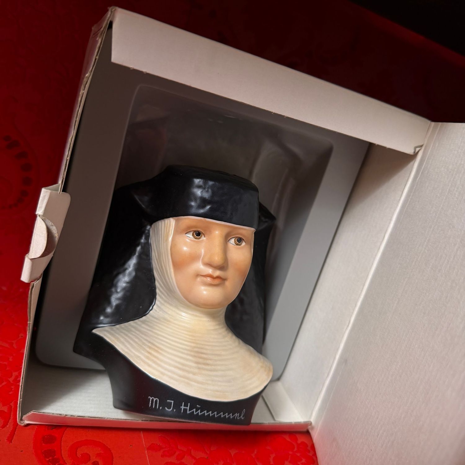 Hummel nun bust, 5 Hummel nun bust, 5", S0067
